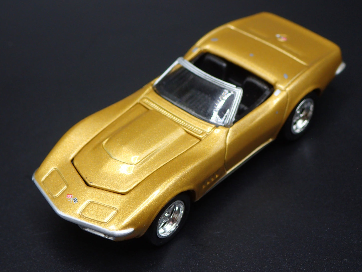 1969 69 CHEVY CHEVROLET CORVETTE CONVERTIBLE GOLD 1:64 SCALE DIECAST MODEL CAR