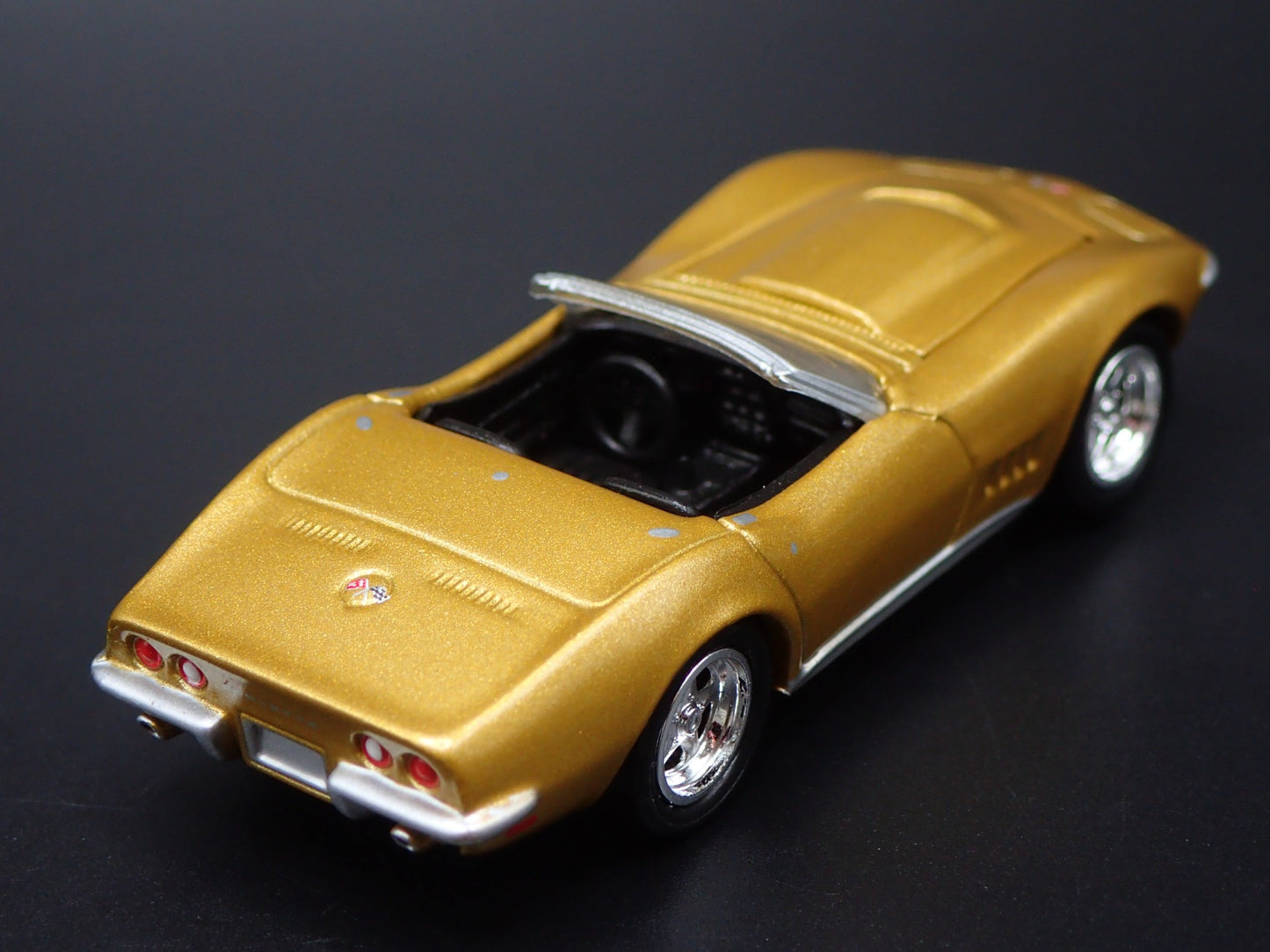 1969 69 CHEVY CHEVROLET CORVETTE CONVERTIBLE GOLD 1:64 SCALE DIECAST MODEL CAR