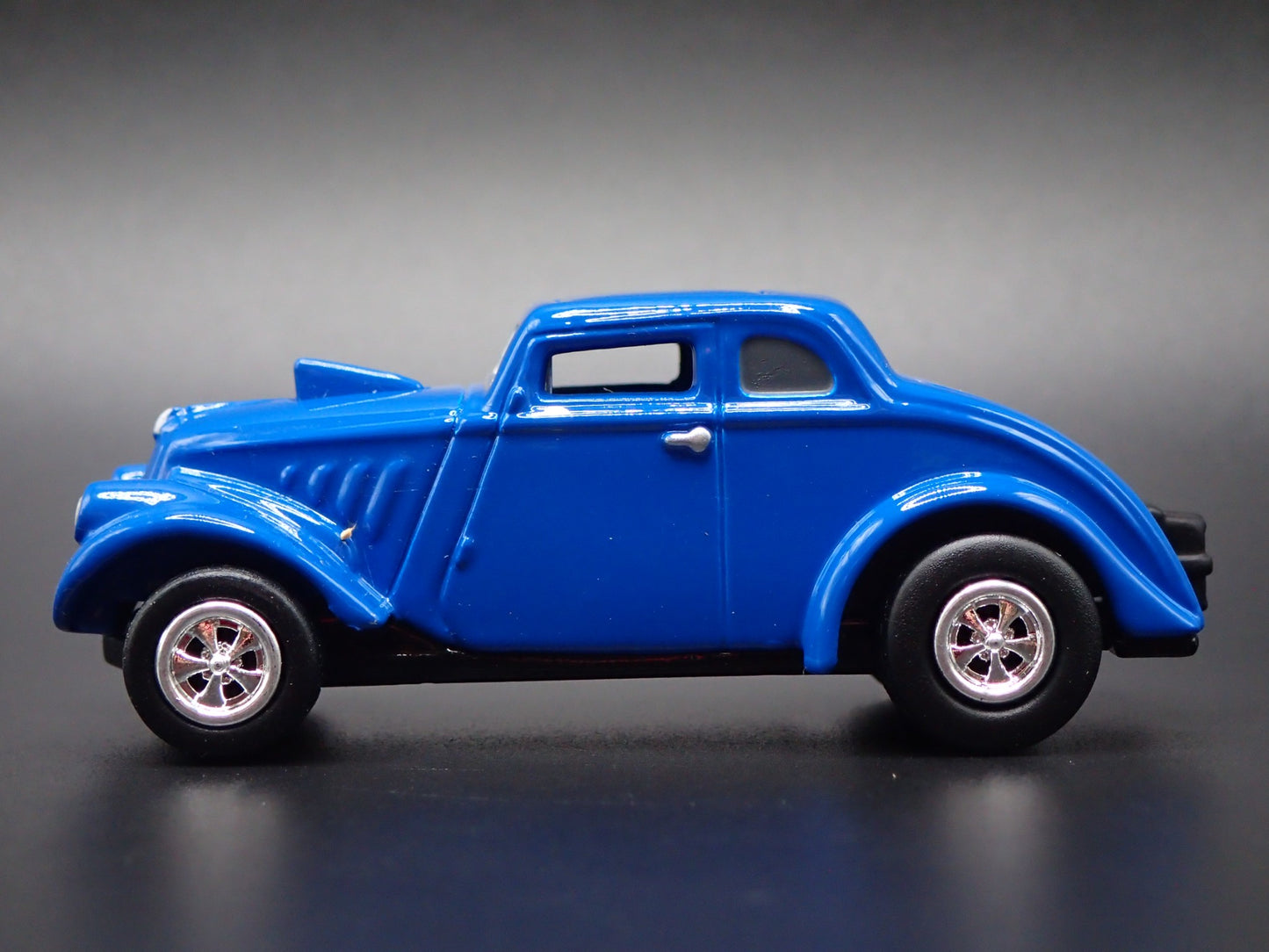 1933 33 WILLYS GASSER COUPE NHRA BLUE RARE 1:64 SCALE DIORAMA DIECAST MODEL CAR