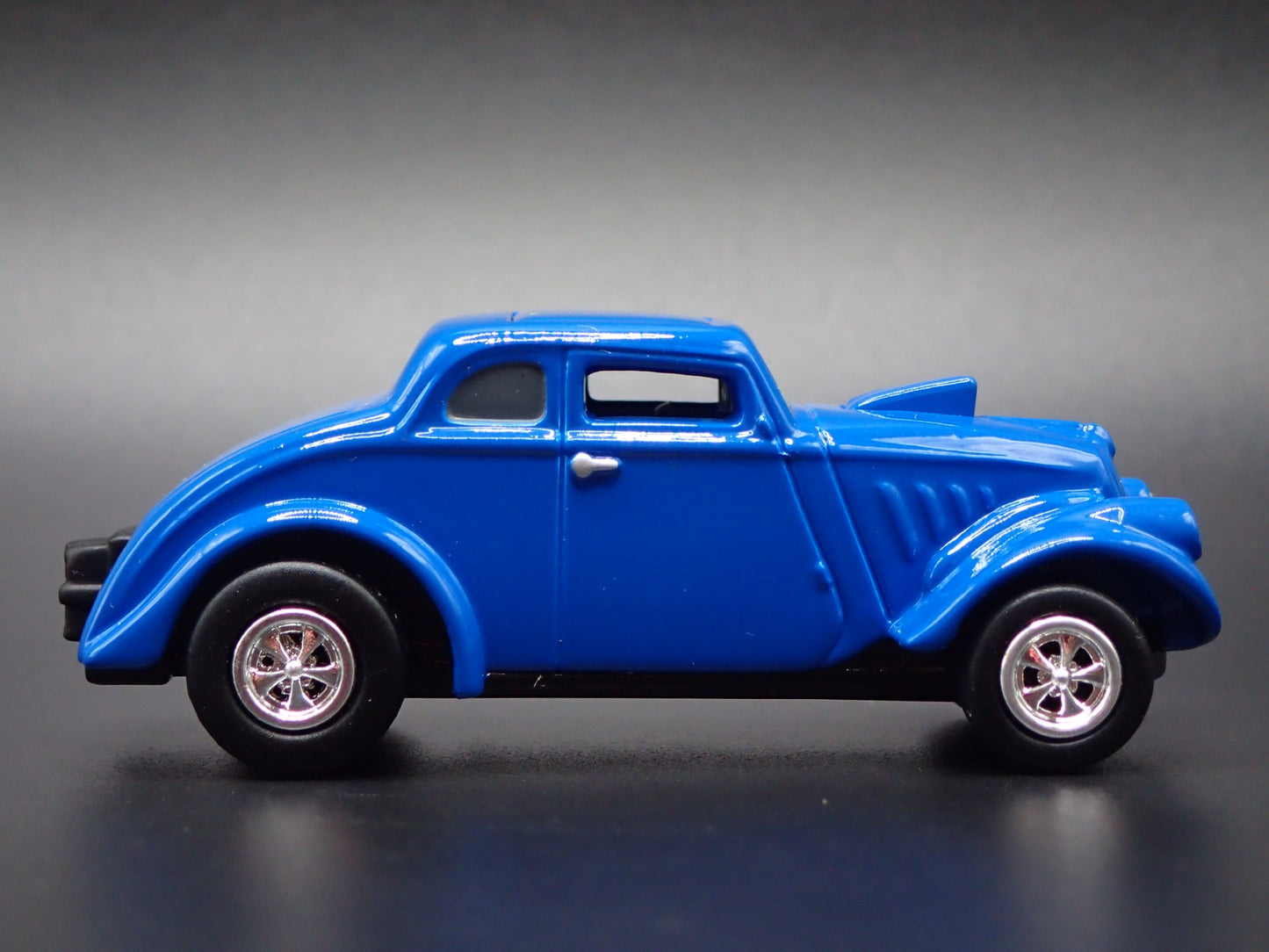 1933 33 WILLYS GASSER COUPE NHRA BLUE RARE 1:64 SCALE DIORAMA DIECAST MODEL CAR