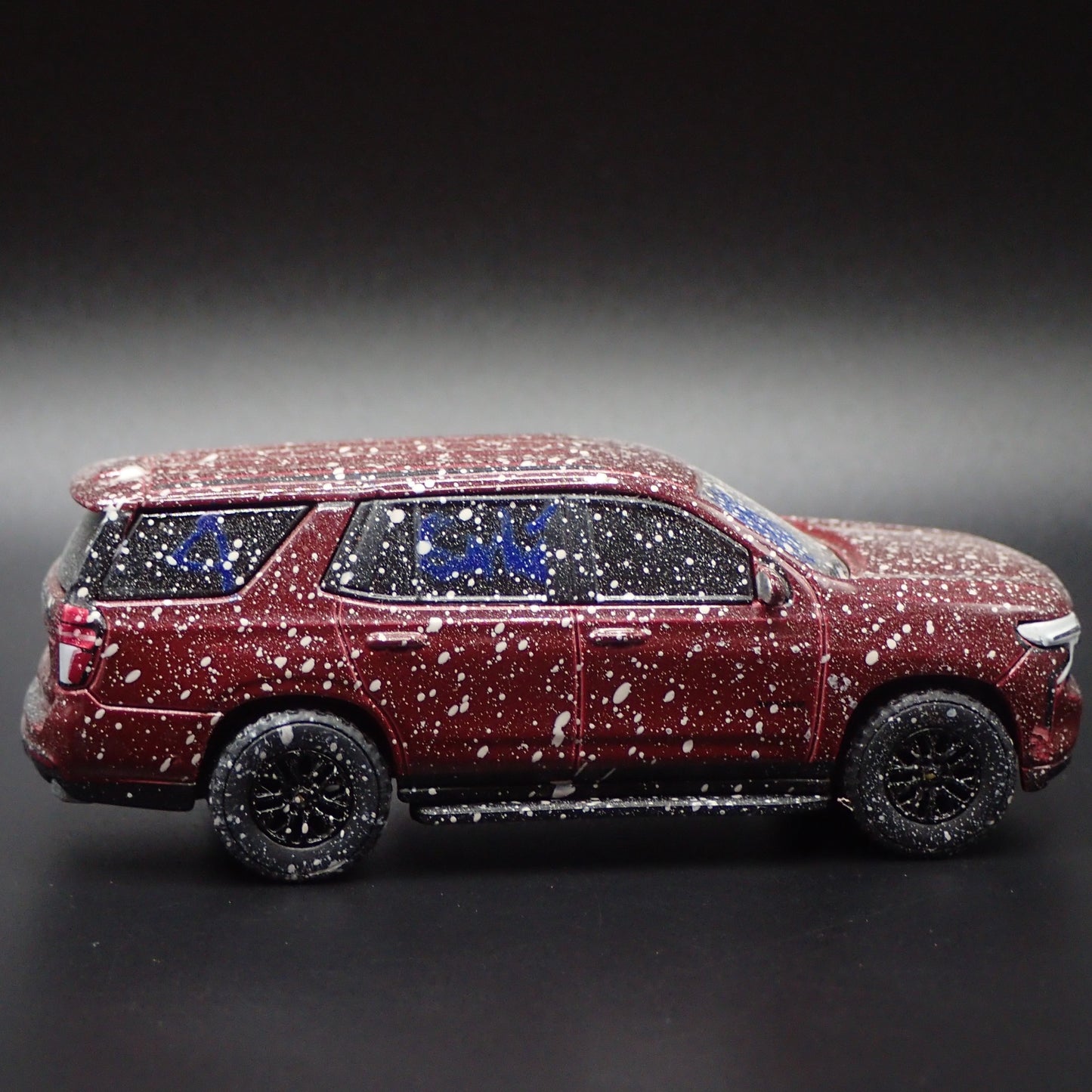 2021-2025 CHEVY CHEVROLET TAHOE RST SNOW COVERED 1:64 SCALE DIECAST MODEL CAR