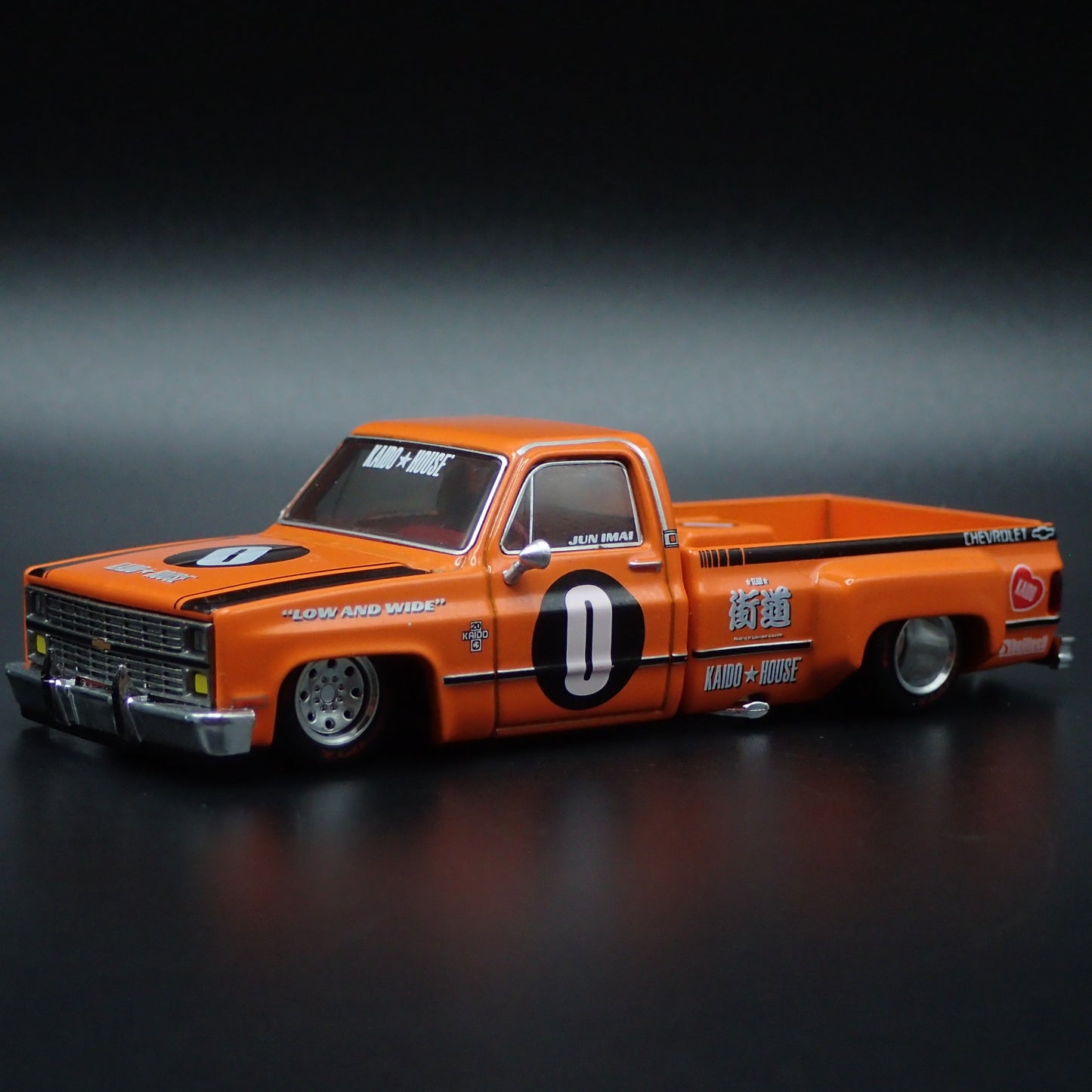 CHEVROLET SILVERADO DUALLY KAIDO V2 SQUAREBODY TRUCK 1/64 DIECAST MODEL CAR