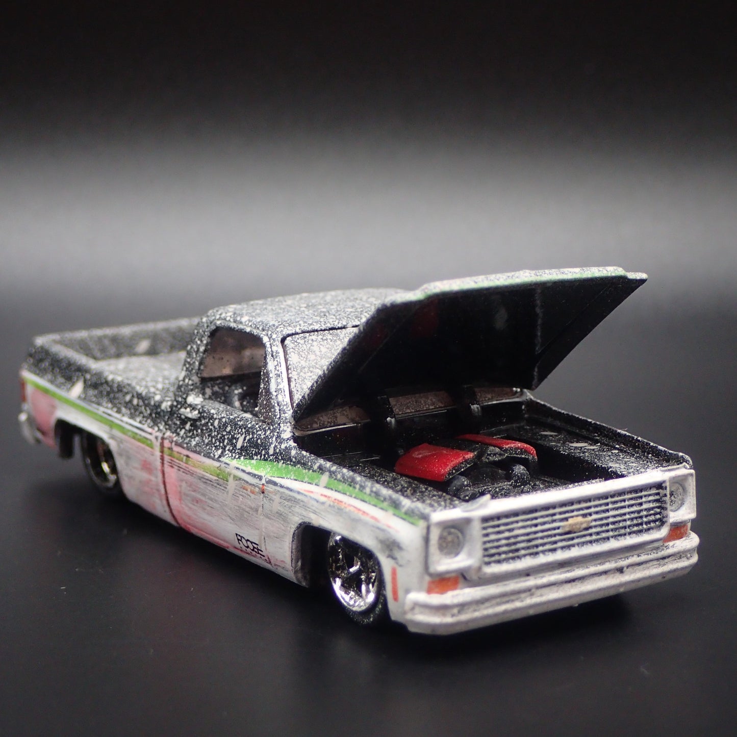 1973 73 CHEVY CHEVROLET CHEYENNE SQUARE BODY TRUCK 1/64 SCALE DIECAST MODEL CAR