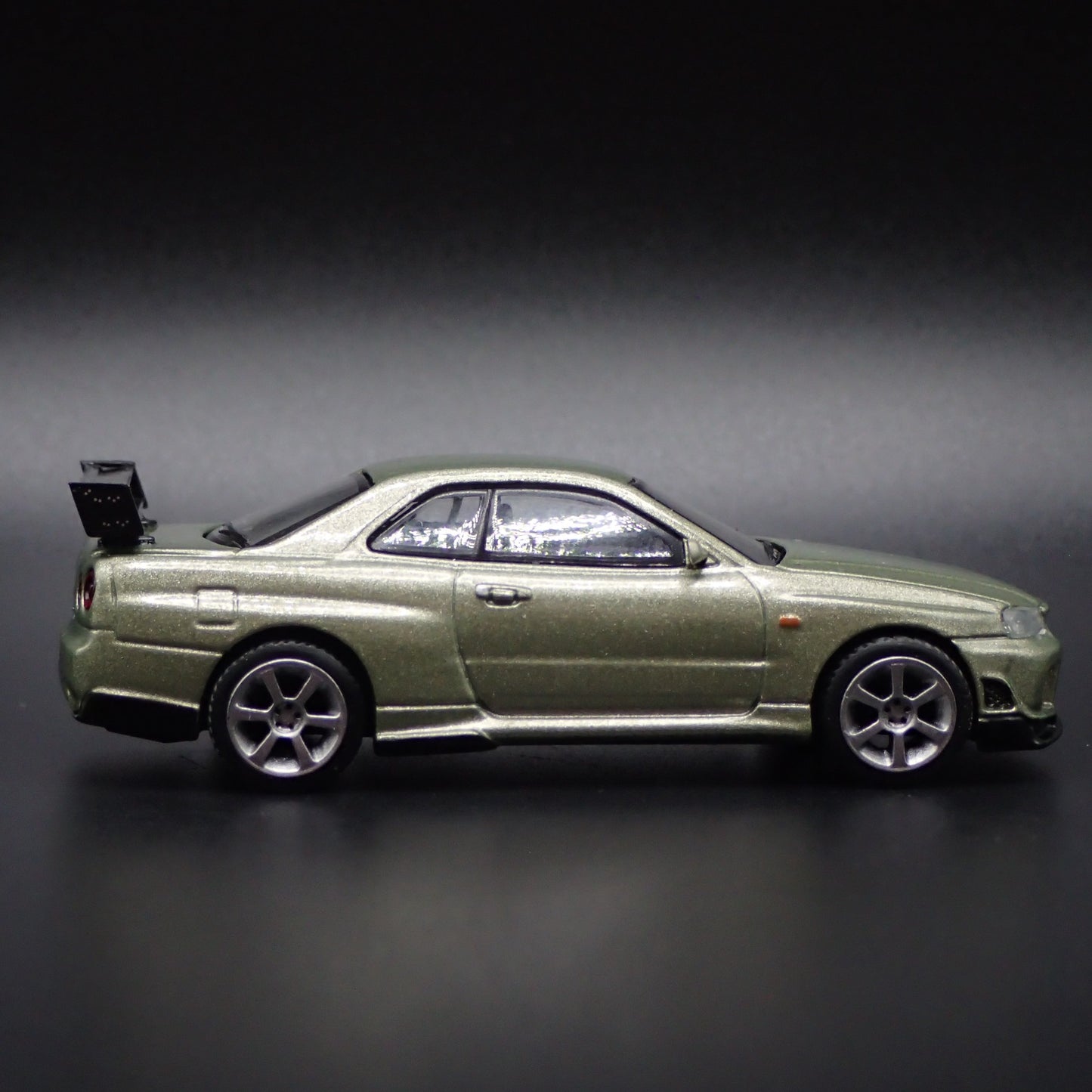 1999-2002 NISSAN SKYLINE GTR BNR34 R34 Tommykaira 1:64 SCALE DIECAST MODEL CAR
