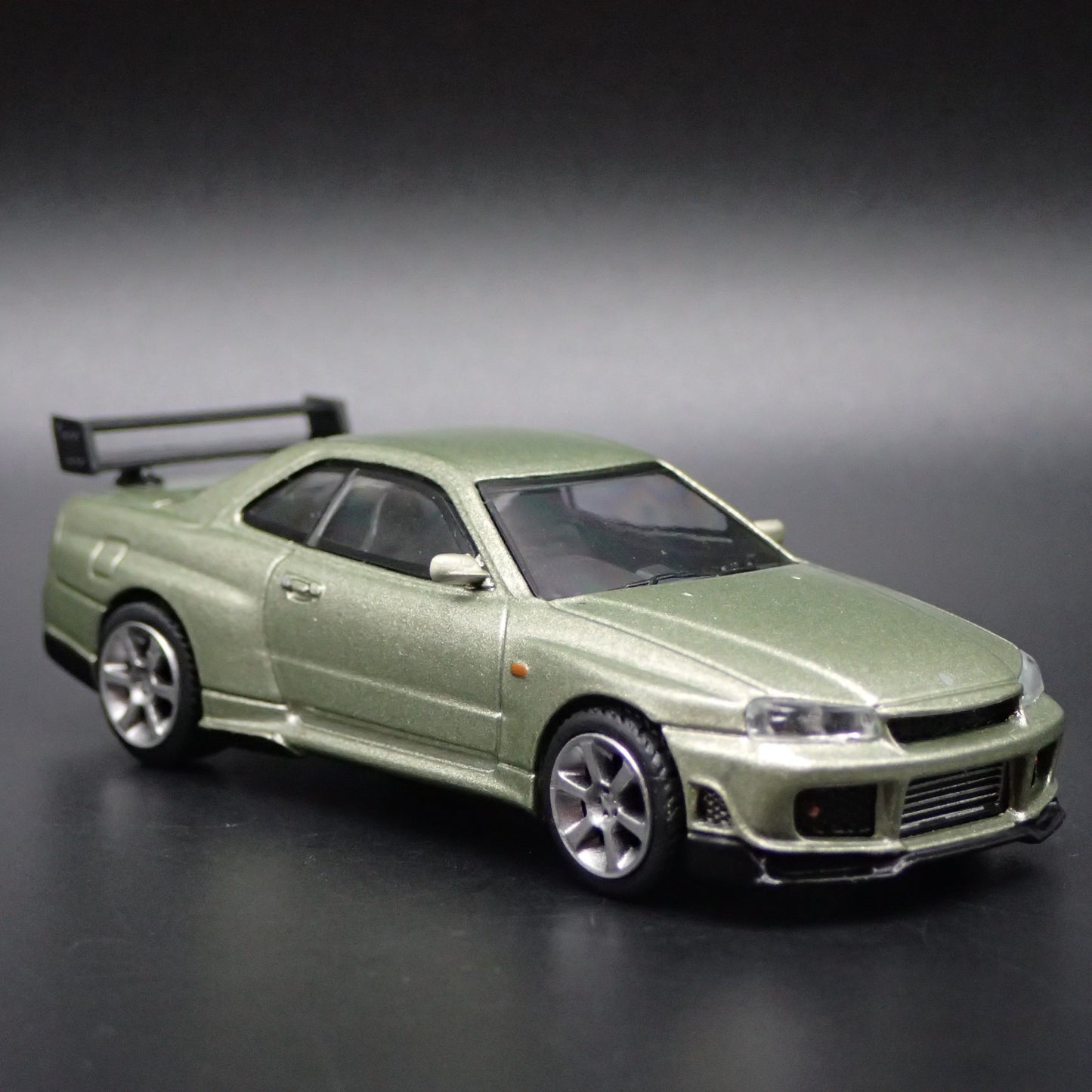 1999-2002 NISSAN SKYLINE GTR BNR34 R34 Tommykaira 1:64 SCALE DIECAST MODEL CAR