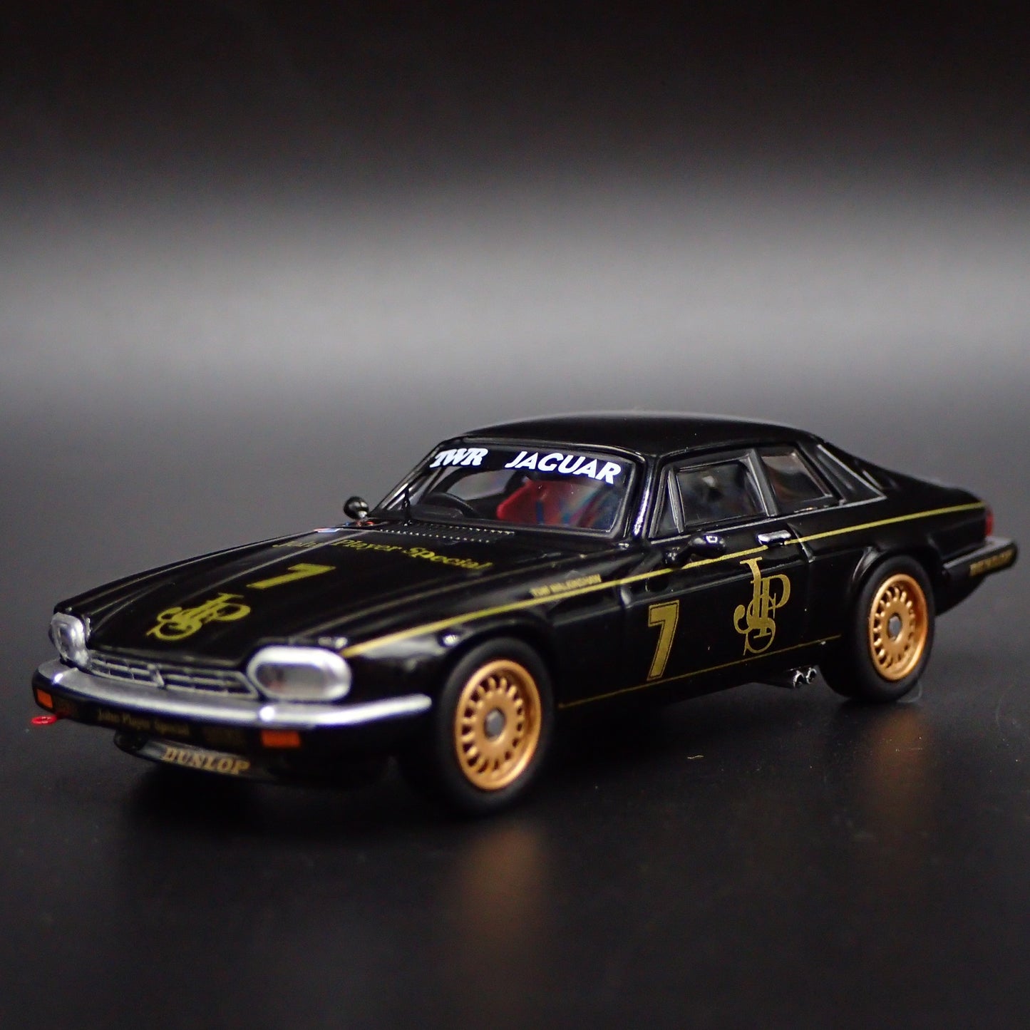 JAGUAR XJ-S #7 JOHN PLAYER SPECIAL 1984 MACAU GUIA 1/64 SCALE DIECAST MODEL CAR