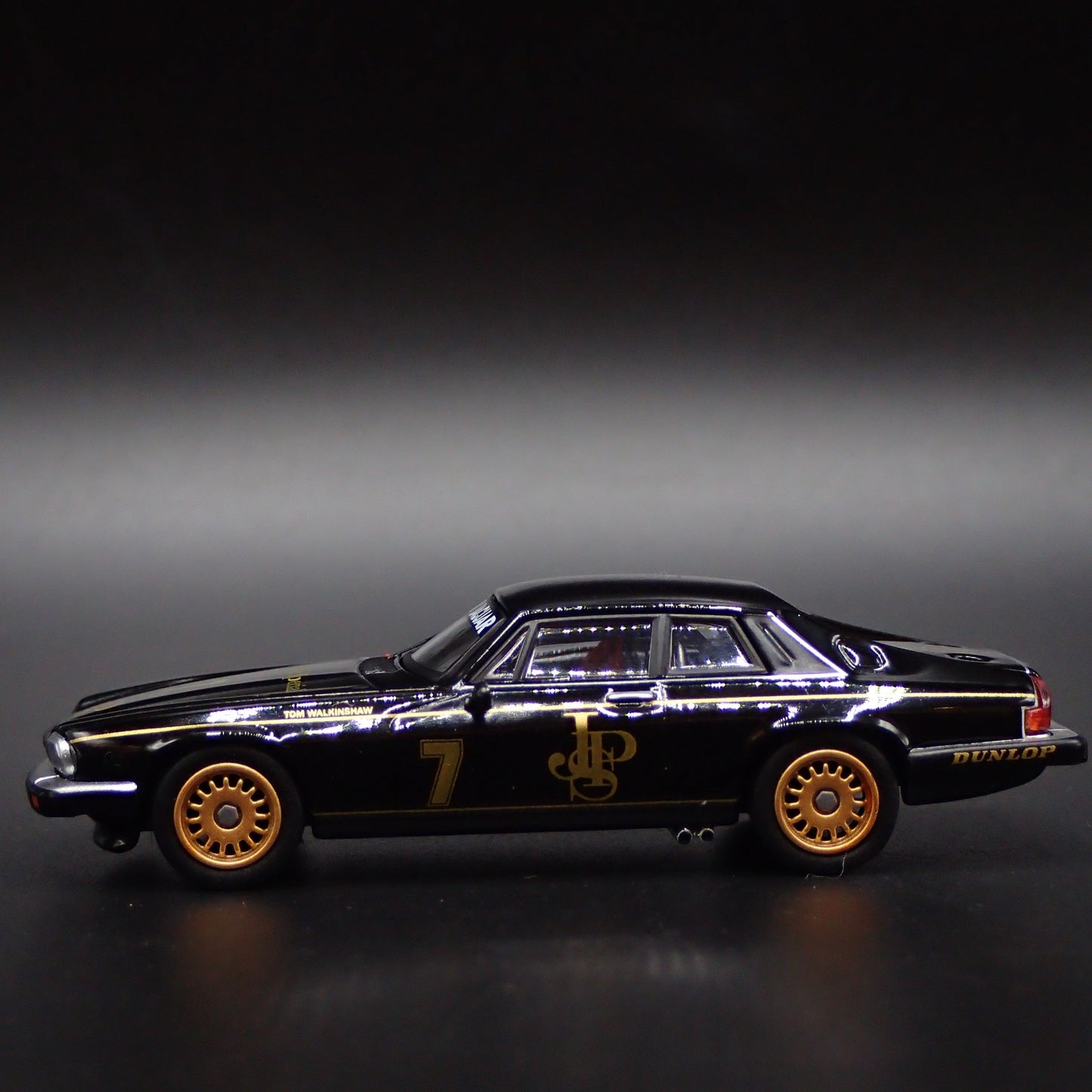 JAGUAR XJ-S #7 JOHN PLAYER SPECIAL 1984 MACAU GUIA 1/64 SCALE DIECAST MODEL CAR