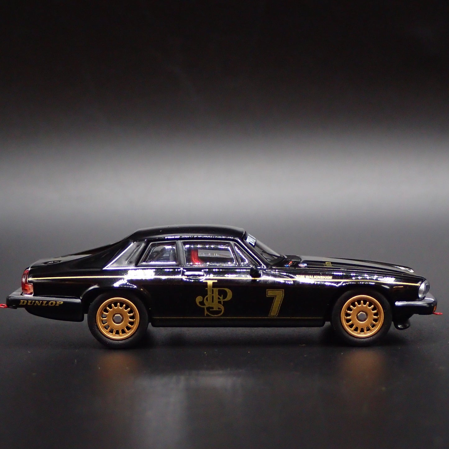 JAGUAR XJ-S #7 JOHN PLAYER SPECIAL 1984 MACAU GUIA 1/64 SCALE DIECAST MODEL CAR