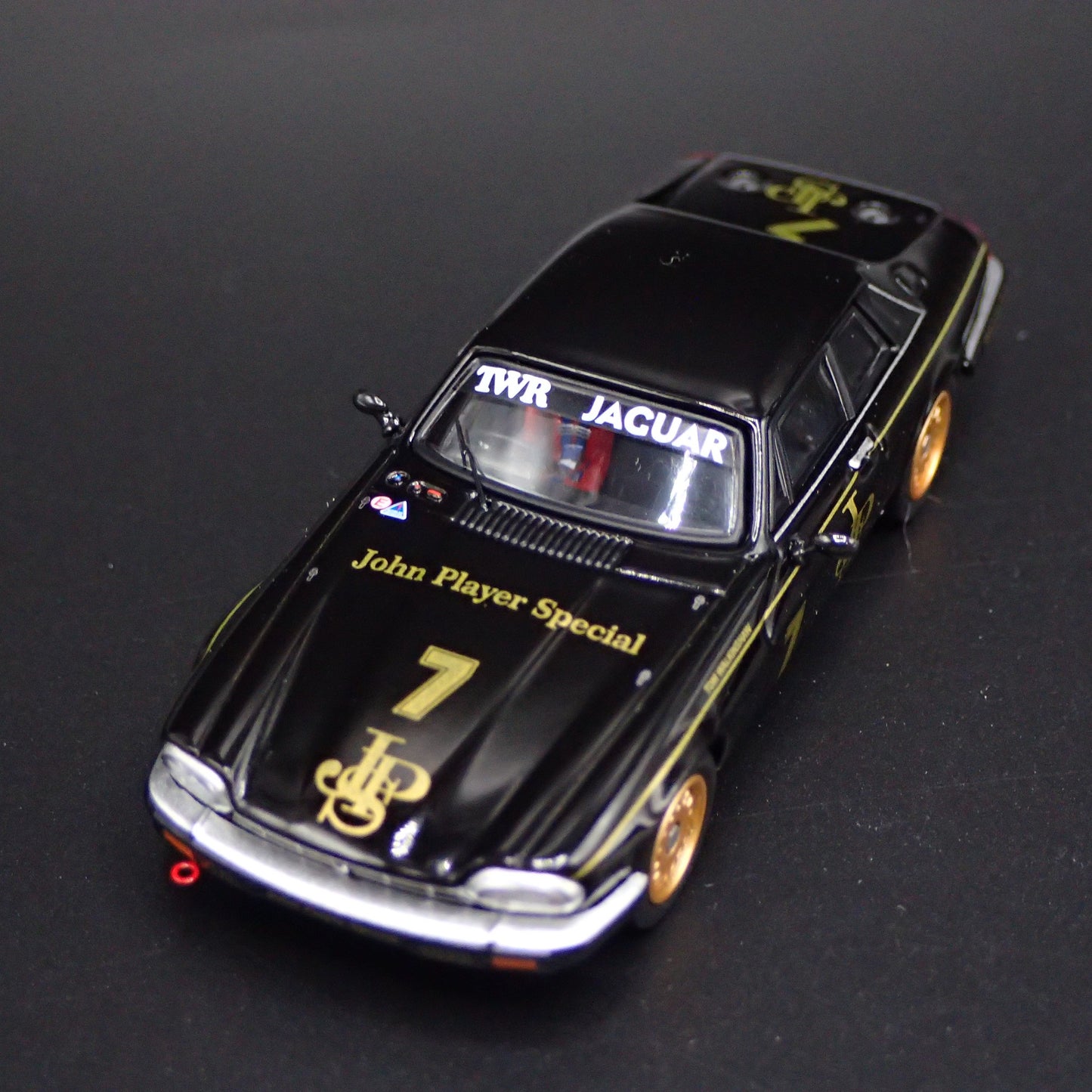 JAGUAR XJ-S #7 JOHN PLAYER SPECIAL 1984 MACAU GUIA 1/64 SCALE DIECAST MODEL CAR