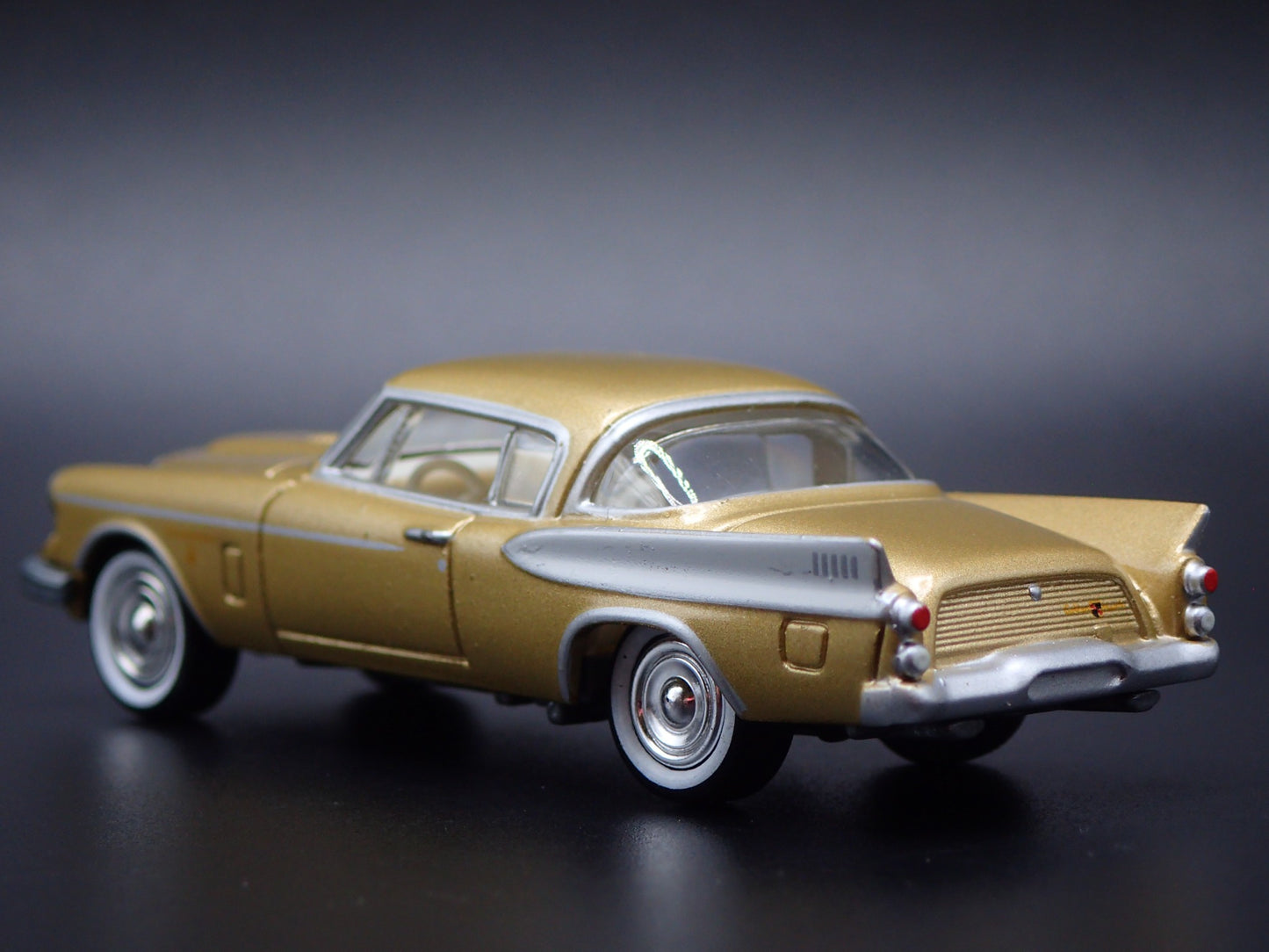 1957 57 STUDEBAKER GOLDEN HAWK 1:64 SCALE COLLECTIBLE DIORAMA DIECAST MODEL CAR