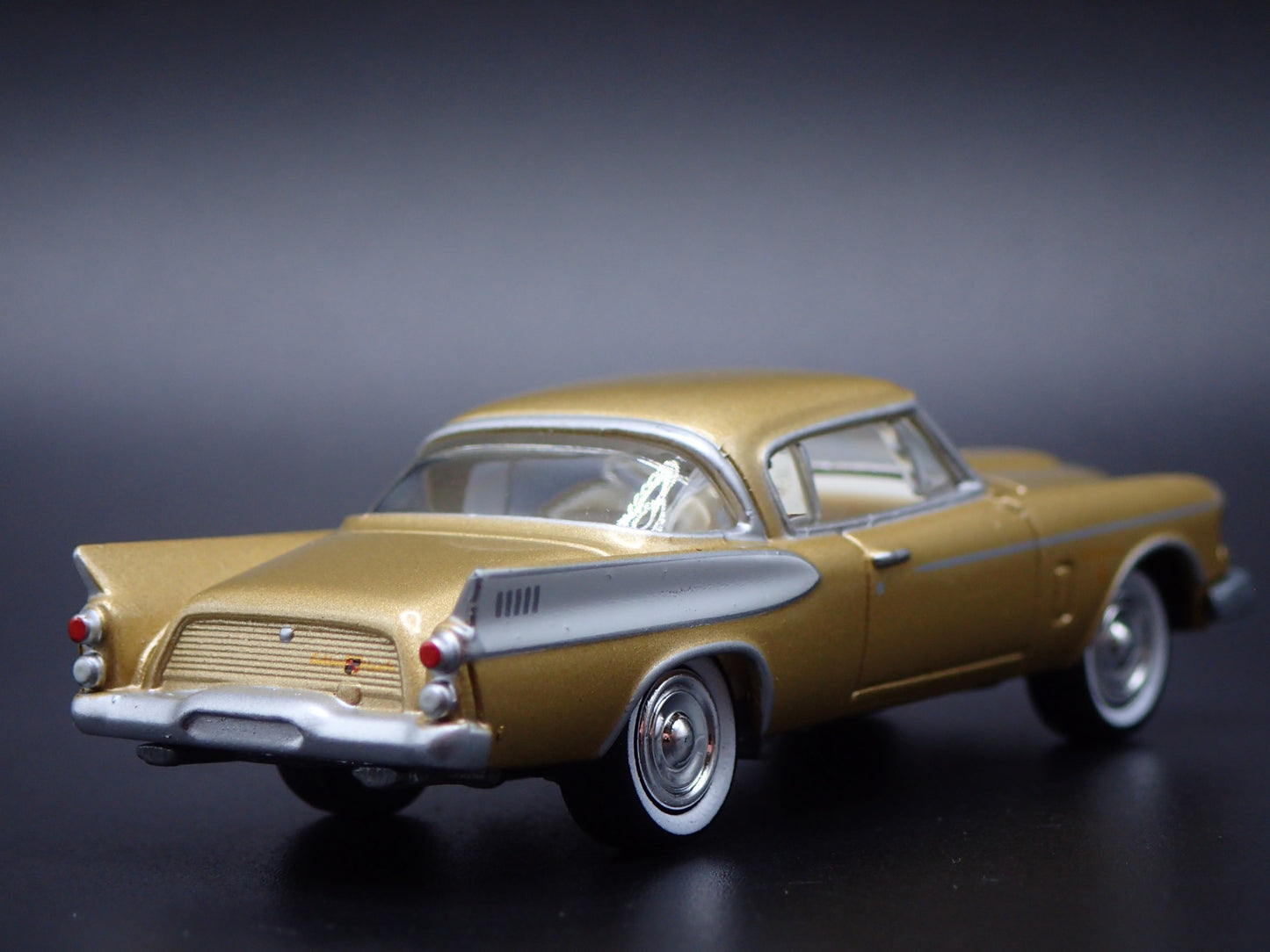 1957 57 STUDEBAKER GOLDEN HAWK 1:64 SCALE COLLECTIBLE DIORAMA DIECAST MODEL CAR