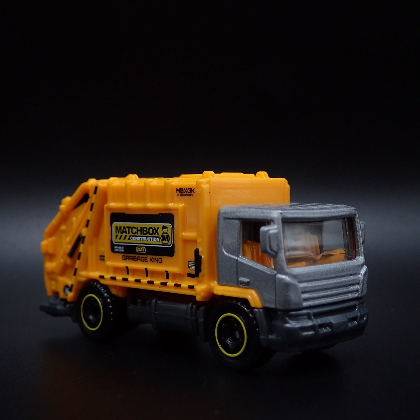 MODERN GARBAGE RECYCLING TRASH TRUCK 1/64 MB SCALE DIORAMA DIECAST MODEL CAR