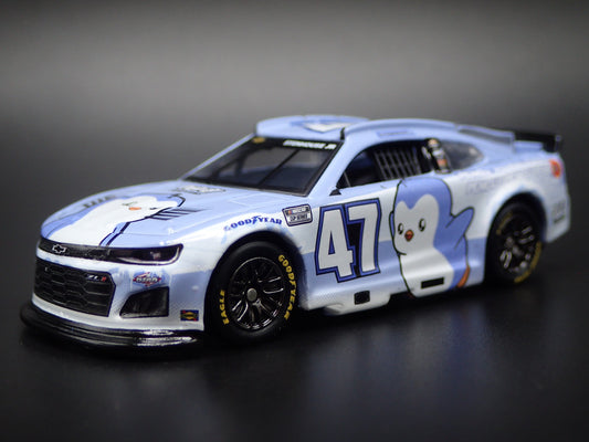 2025 25 CHEVROLET 47 RICKY STENHOUSE JR PENGUINS SALUTES NASCAR 1:64 DIECAST CAR