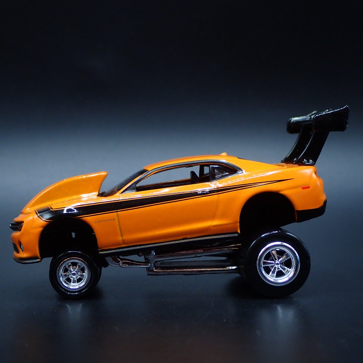 2010 - 2015 CHEVY CHEVROLET CAMARO ZINGER 1/64 SCALE DIORAMA DIECAST MODEL CAR