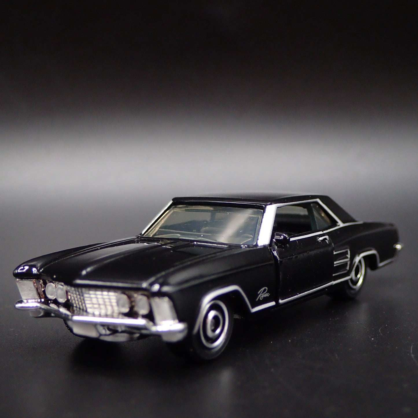 1964 64 BUICK RIVIERA BLACK 1:64 SCALE COLLECTIBLE DIORAMA DIECAST MODEL CAR