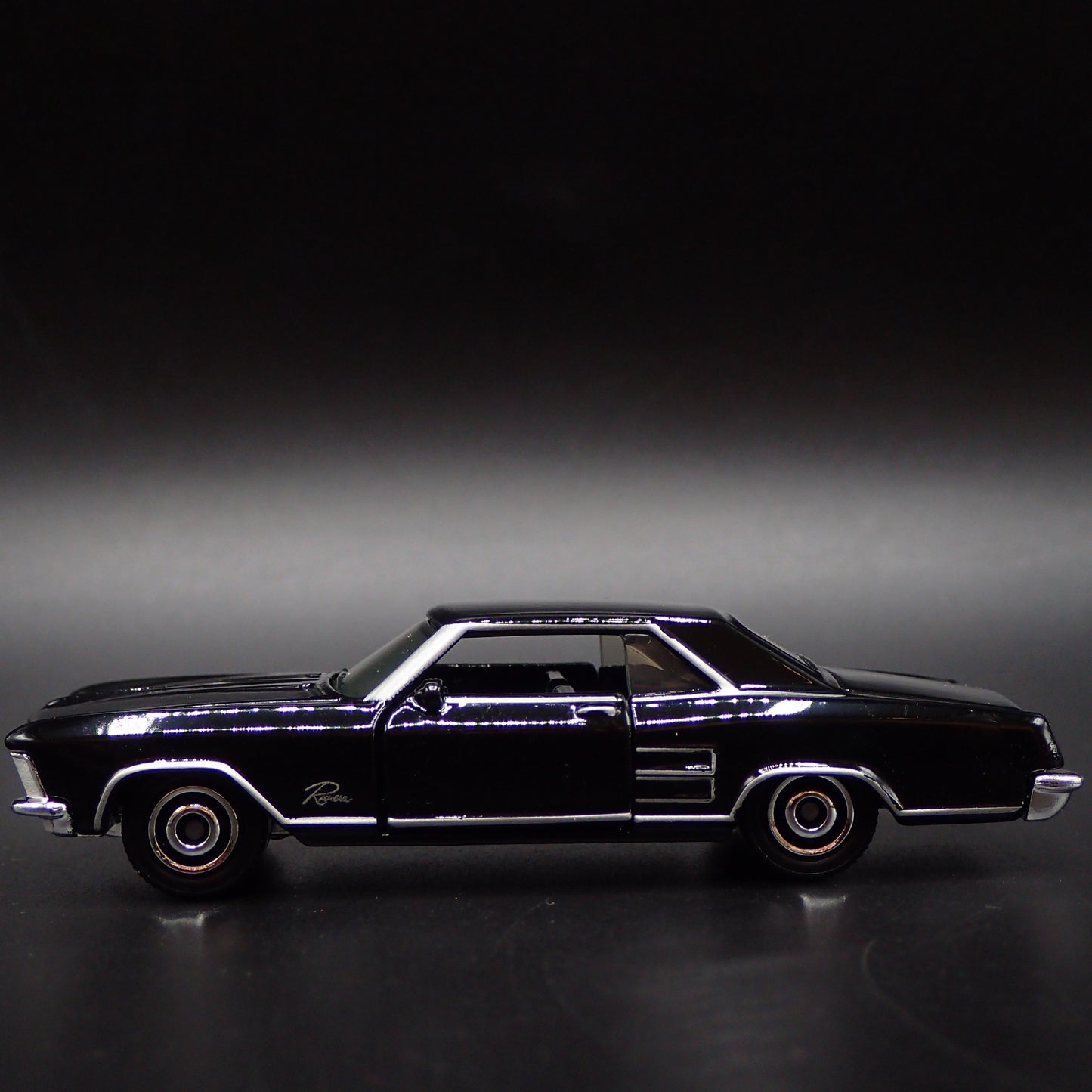 1964 64 BUICK RIVIERA BLACK 1:64 SCALE COLLECTIBLE DIORAMA DIECAST MODEL CAR