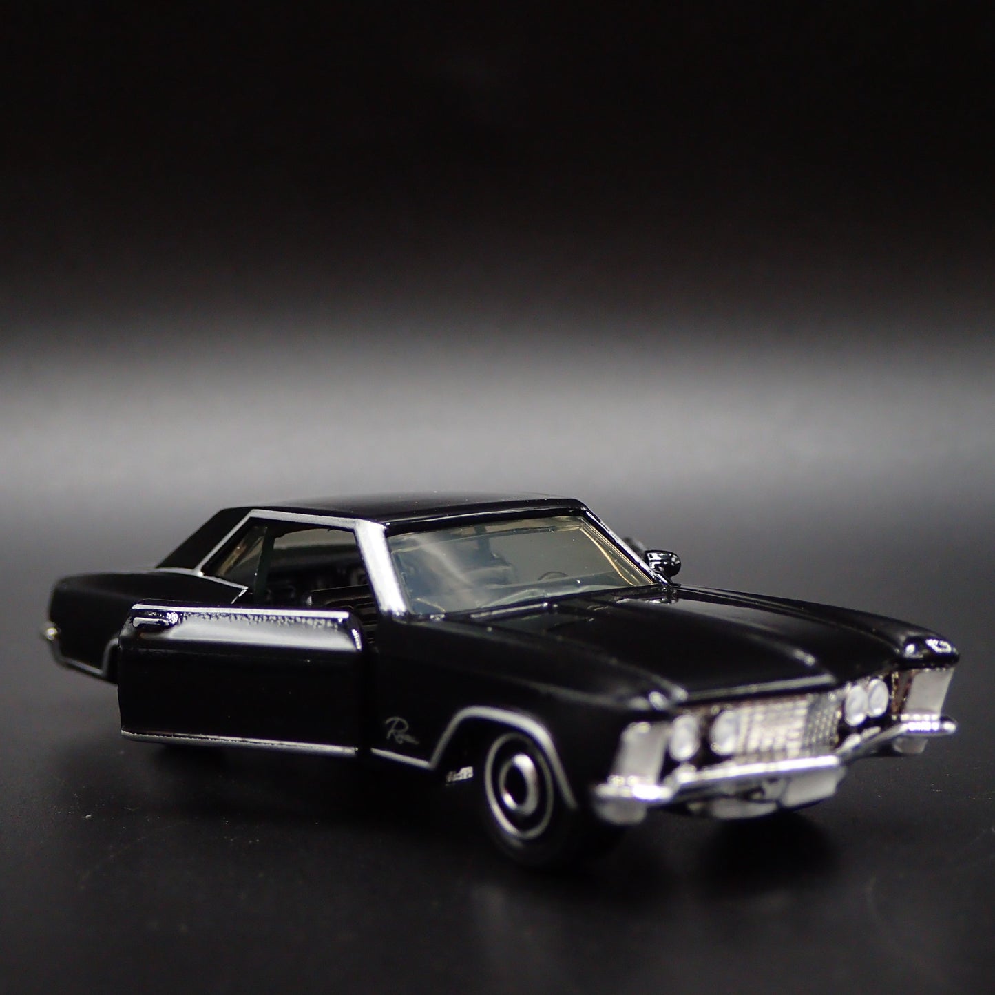 1964 64 BUICK RIVIERA BLACK 1:64 SCALE COLLECTIBLE DIORAMA DIECAST MODEL CAR