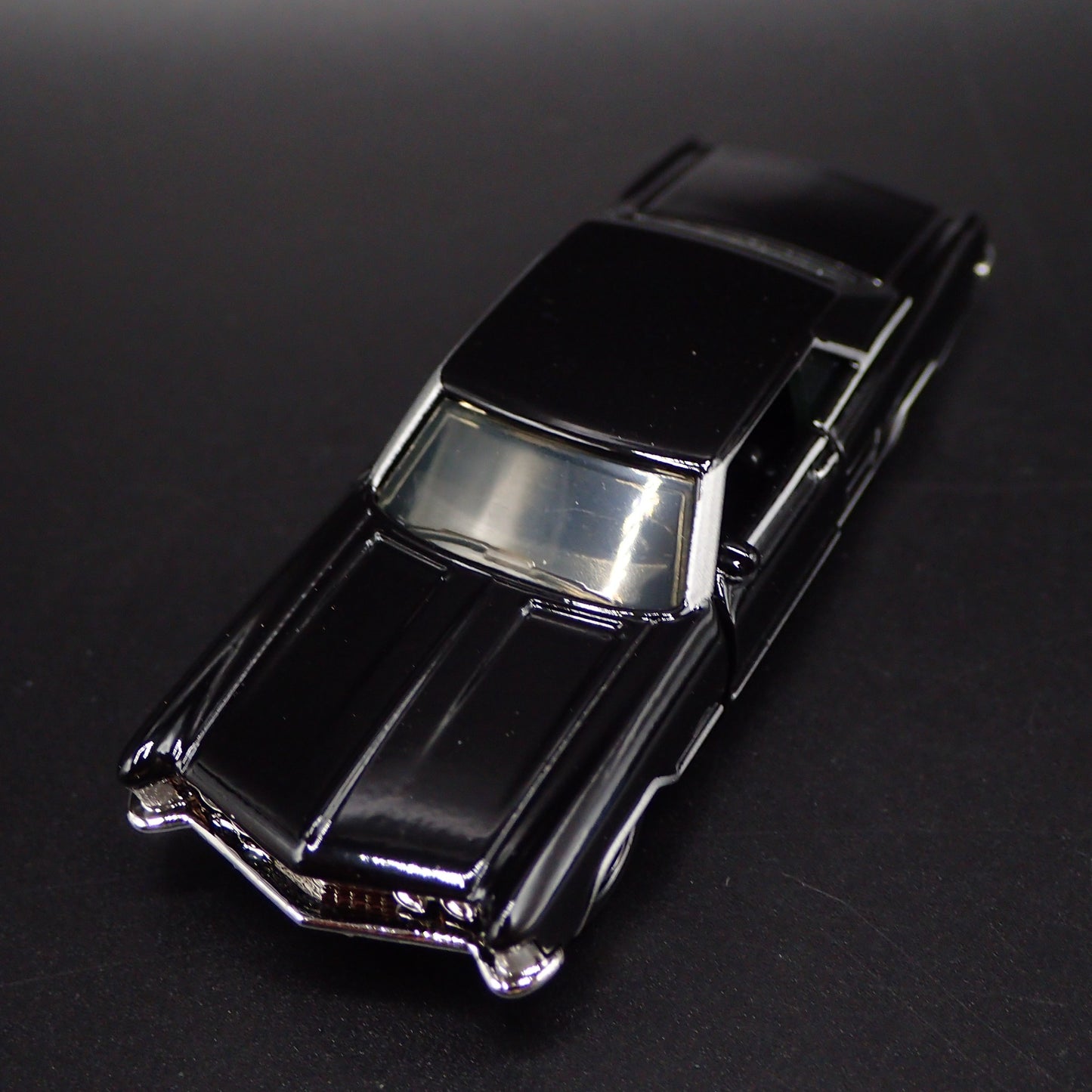 1964 64 BUICK RIVIERA BLACK 1:64 SCALE COLLECTIBLE DIORAMA DIECAST MODEL CAR
