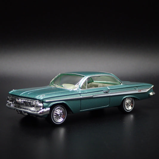1961 61 CHEVY CHEVROLET IMPALA SS 409 GREEN 1:64 SCALE DIORAMA DIECAST MODEL CAR