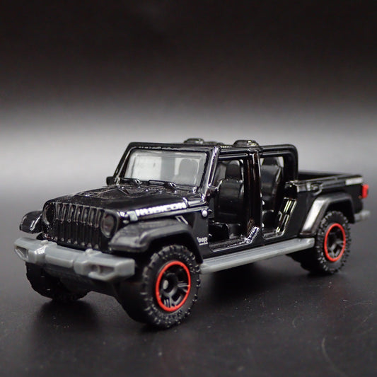 2020-2025 JEEP GLADIATOR PICKUP TRUCK JT 1:64 SCALE DIORAMA DIECAST MODEL CAR