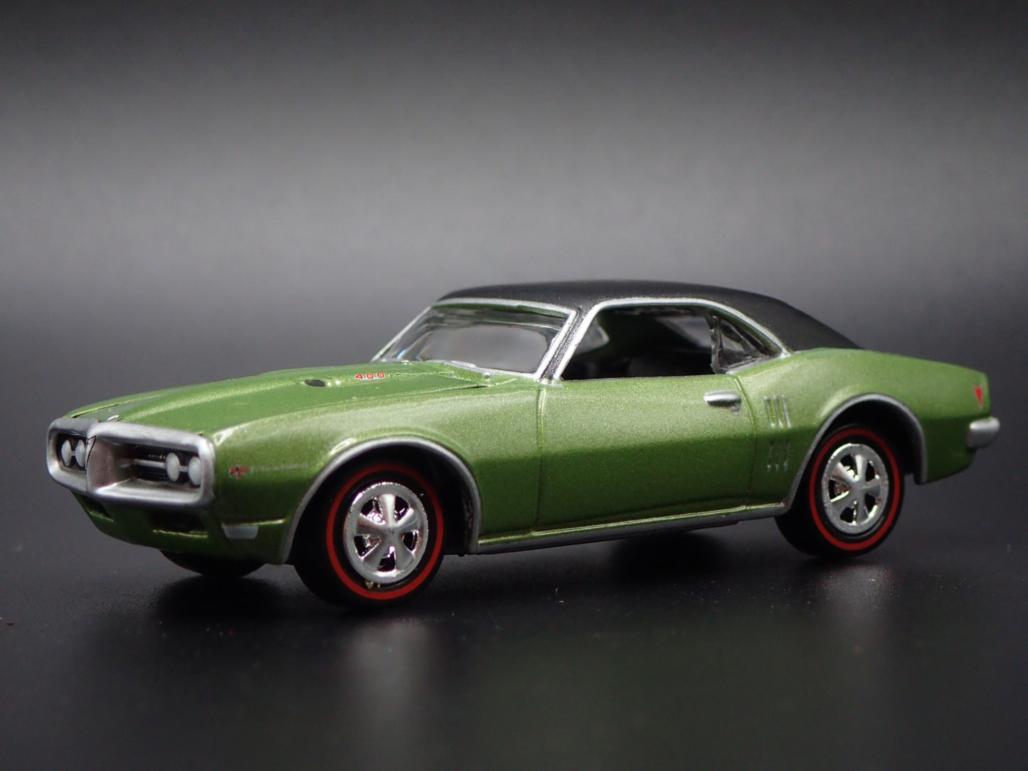 1968 68 PONTIAC FIREBIRD 400  1/64 SCALE COLLECTIBLE DIORAMA DIECAST MODEL CAR