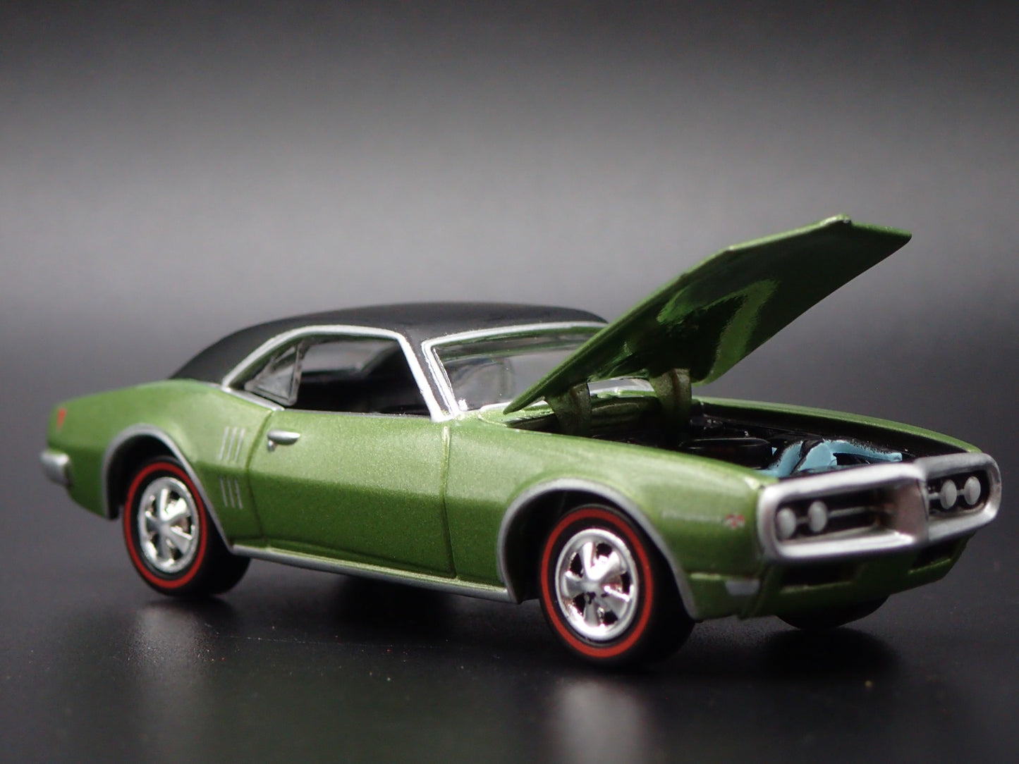 1968 68 PONTIAC FIREBIRD 400  1/64 SCALE COLLECTIBLE DIORAMA DIECAST MODEL CAR