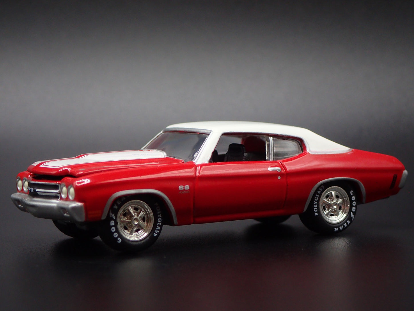 1970 70 CHEVY CHEVROLET CHEVELLE SS RED 1:64 SCALE DIORAMA DIECAST MODEL CAR