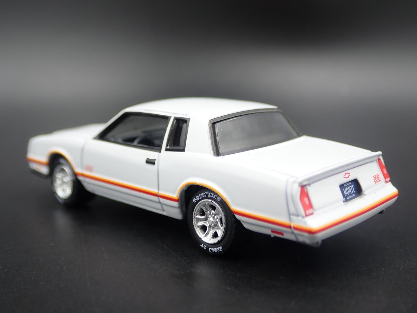 1987 87 CHEVY CHEVROLET MONTE CARLO SS RARE 1/64 SCALE DIORAMA DIECAST MODEL CAR
