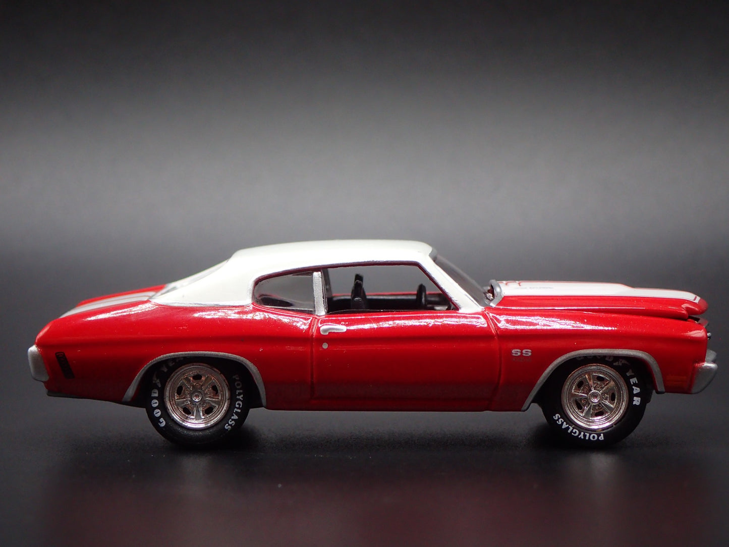 1970 70 CHEVY CHEVROLET CHEVELLE SS RED 1:64 SCALE DIORAMA DIECAST MODEL CAR