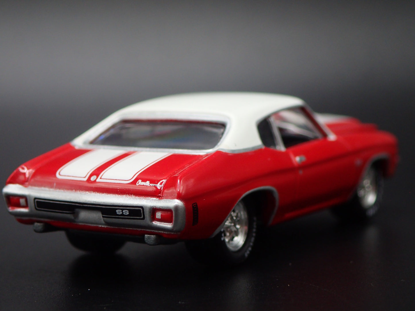 1970 70 CHEVY CHEVROLET CHEVELLE SS RED 1:64 SCALE DIORAMA DIECAST MODEL CAR