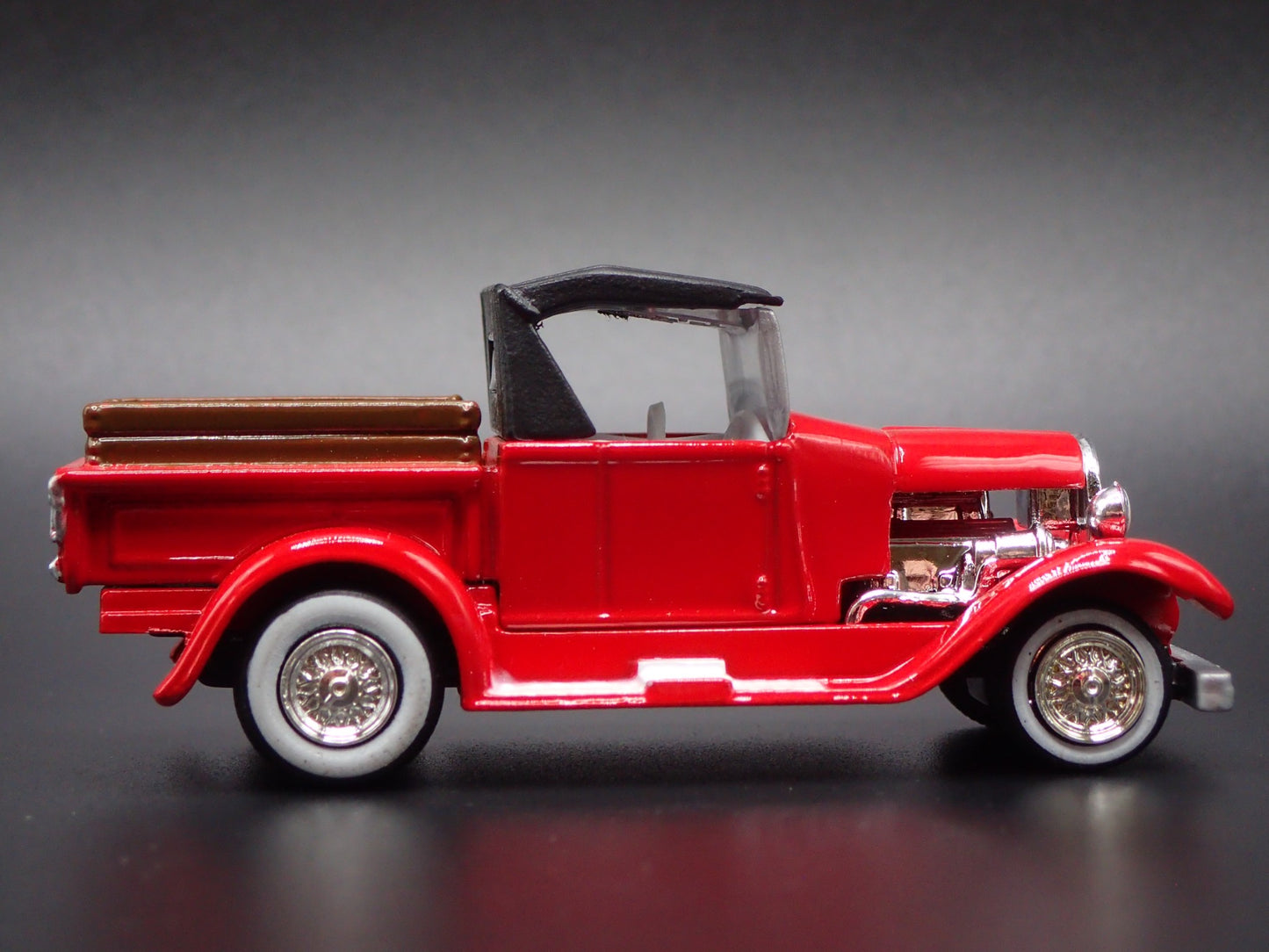 1929 29 FORD MODEL A PICKUP TRUCK RED RARE 1:64 SCALE DIORAMA DIECAST MODEL CAR