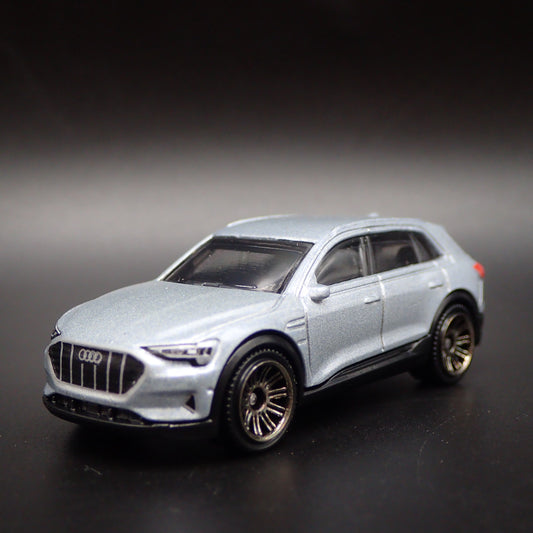 2018-2025 AUDI E TRON SUV SILVER 1:64 SCALE COLLECTIBLE DIECAST MODEL CAR