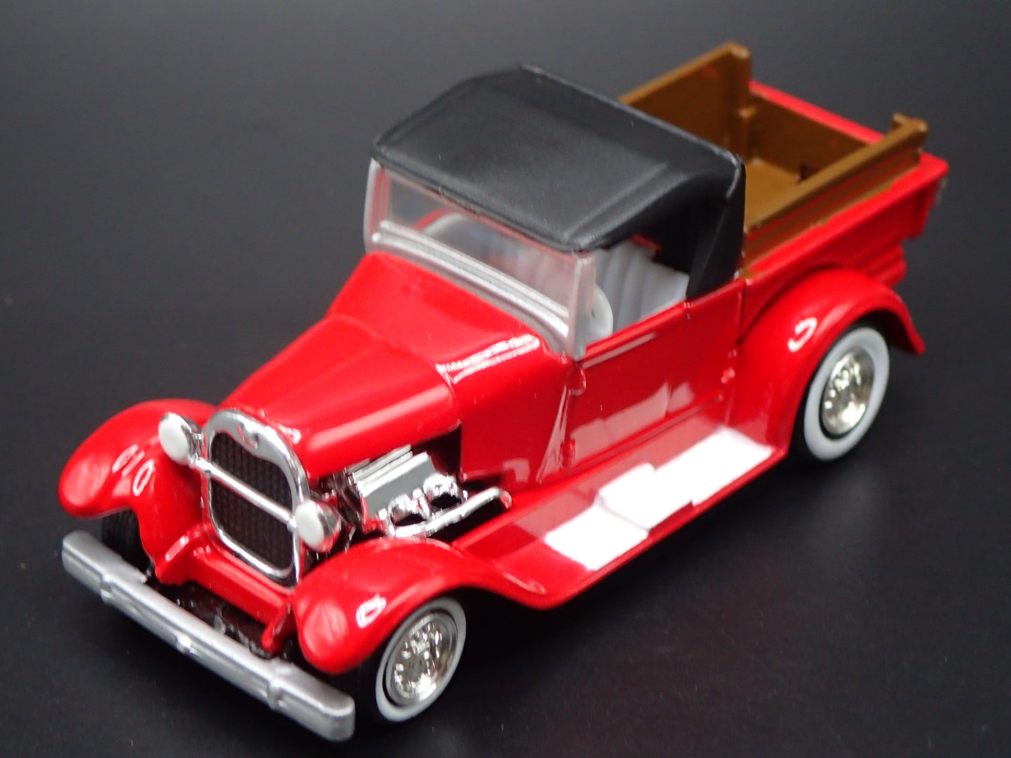 1929 29 FORD MODEL A PICKUP TRUCK RED RARE 1:64 SCALE DIORAMA DIECAST MODEL CAR