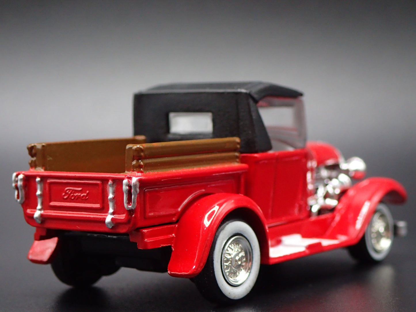 1929 29 FORD MODEL A PICKUP TRUCK RED RARE 1:64 SCALE DIORAMA DIECAST MODEL CAR
