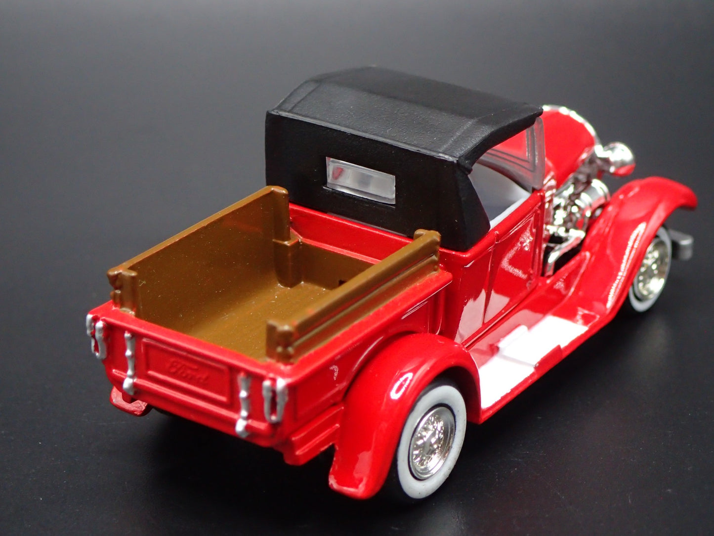 1929 29 FORD MODEL A PICKUP TRUCK RED RARE 1:64 SCALE DIORAMA DIECAST MODEL CAR