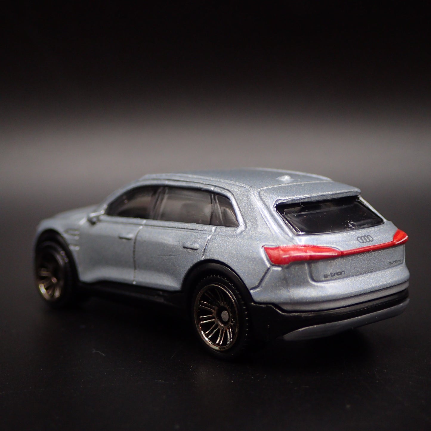 2018-2025 AUDI E TRON SUV SILVER 1:64 SCALE COLLECTIBLE DIECAST MODEL CAR