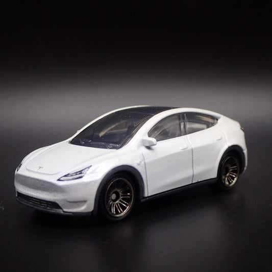 2020-2025 TESLA MODEL Y SUV 1:64 SCALE COLLECTIBLE DIORAMA DIECAST MODEL CAR