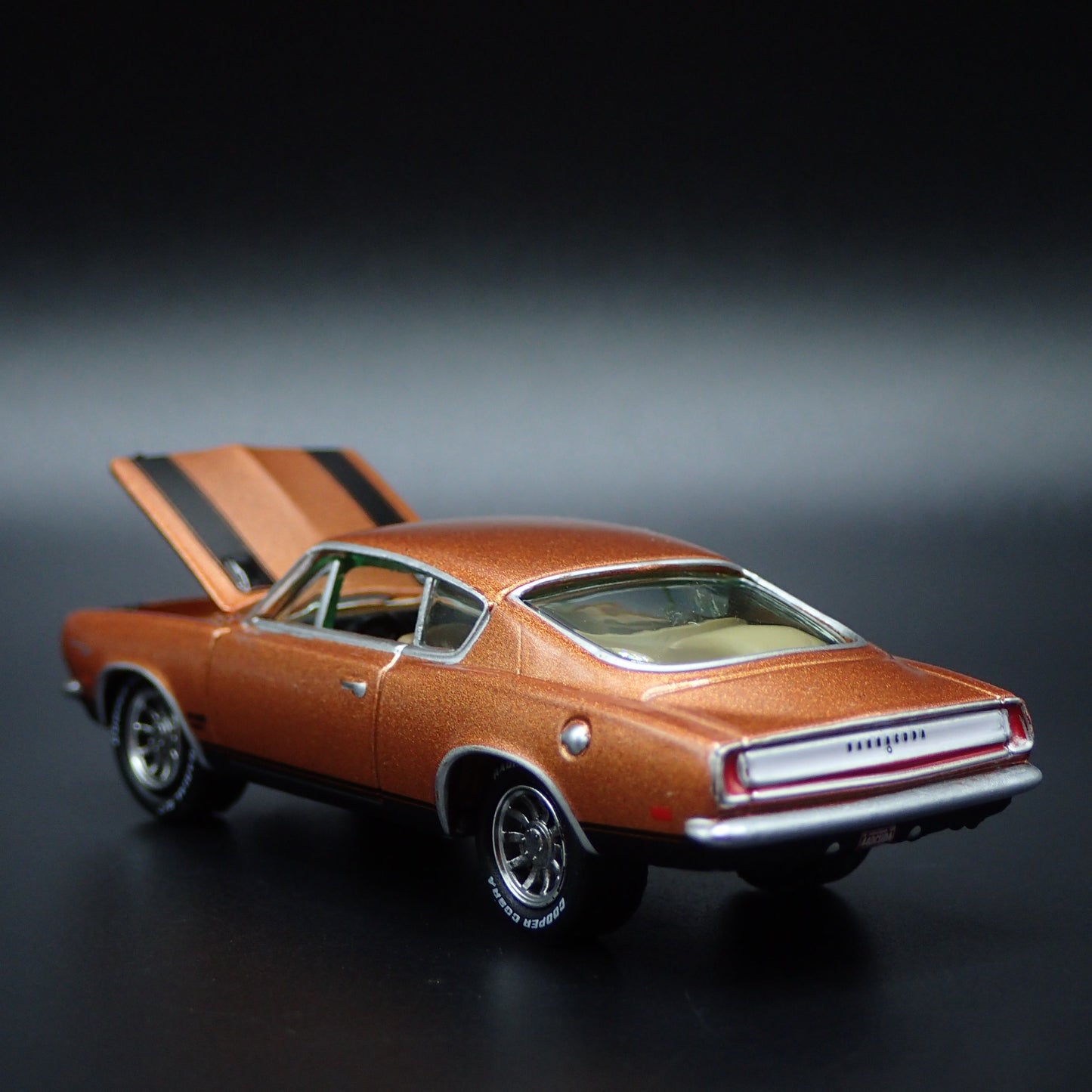1969 69 PLYMOUTH BARRACUDA FASTBACK 1:64 SCALE COLLECTIBLE DIECAST MODEL CAR