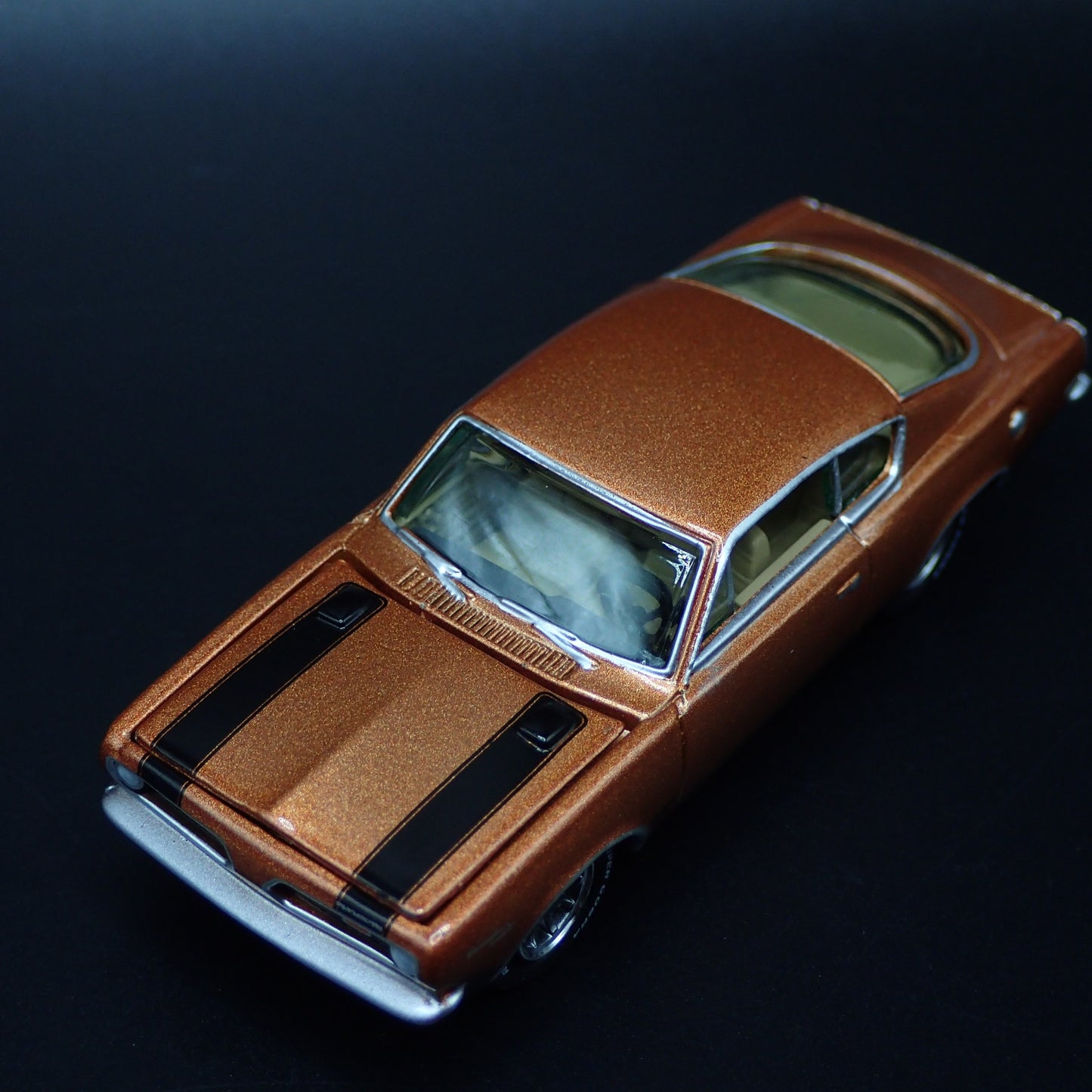 1969 69 PLYMOUTH BARRACUDA FASTBACK 1:64 SCALE COLLECTIBLE DIECAST MODEL CAR