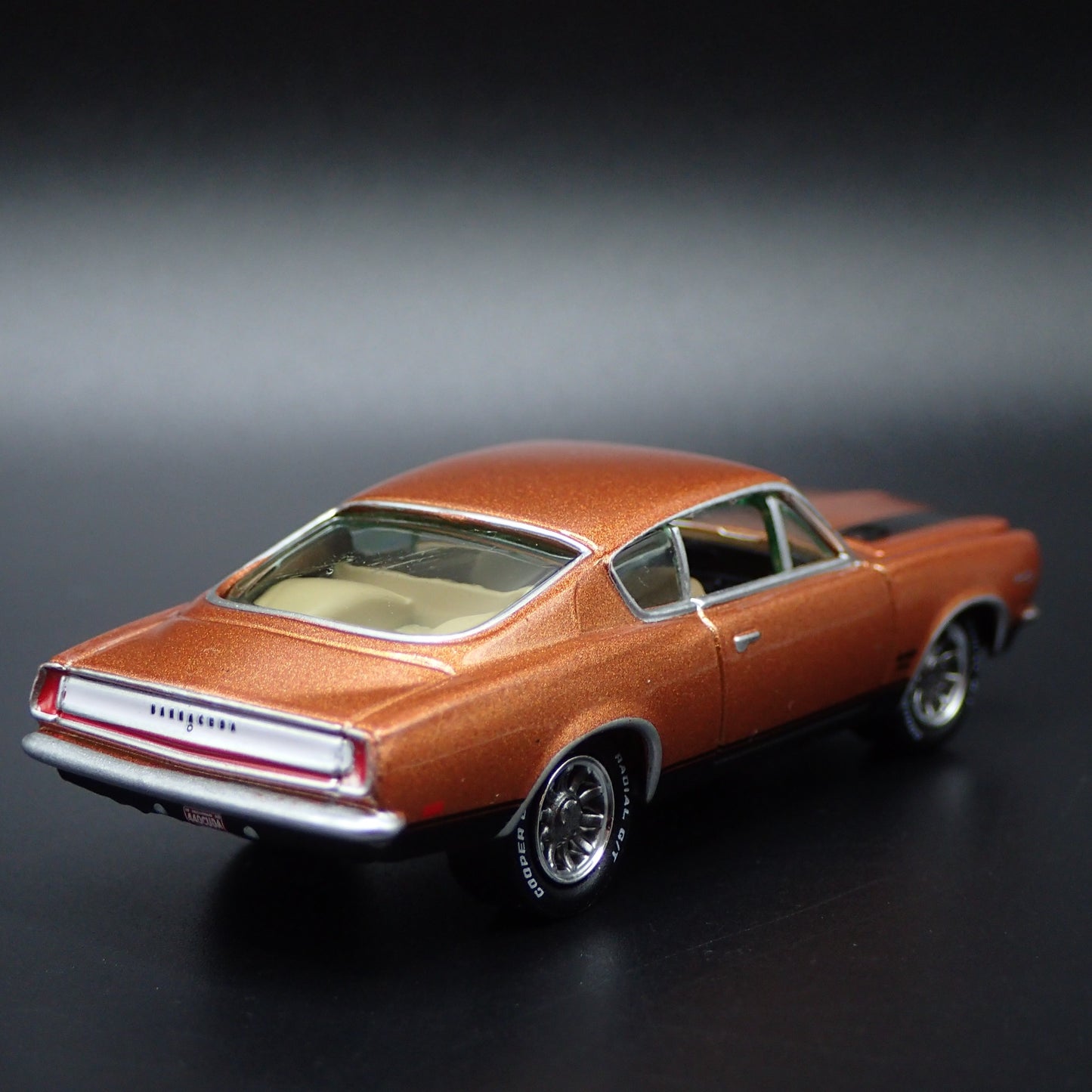 1969 69 PLYMOUTH BARRACUDA FASTBACK 1:64 SCALE COLLECTIBLE DIECAST MODEL CAR
