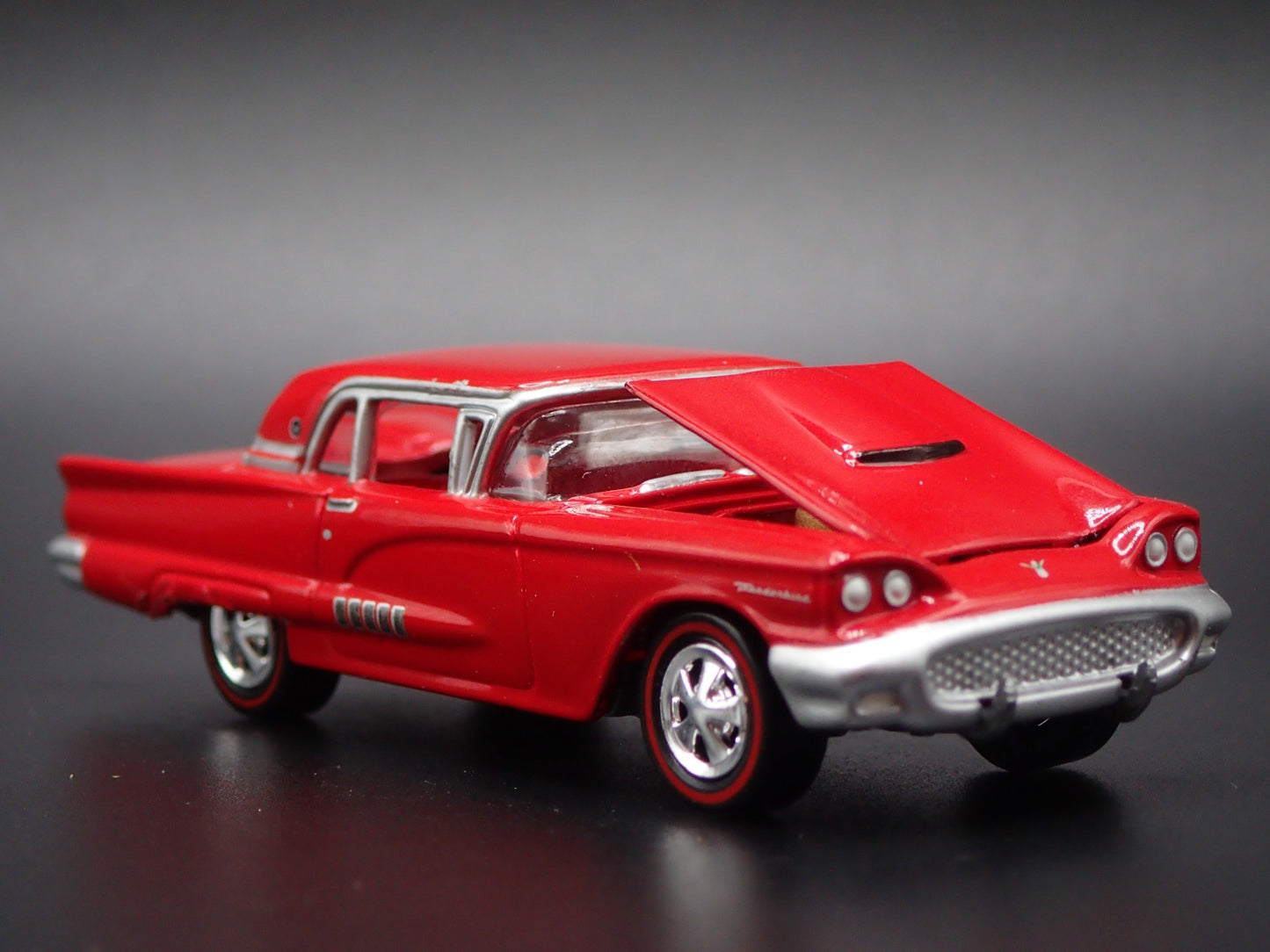 1958 58 FORD THUNDERBIRD TBIRD 1:64 SCALE COLLECTIBLE DIORAMA DIECAST MODEL CAR