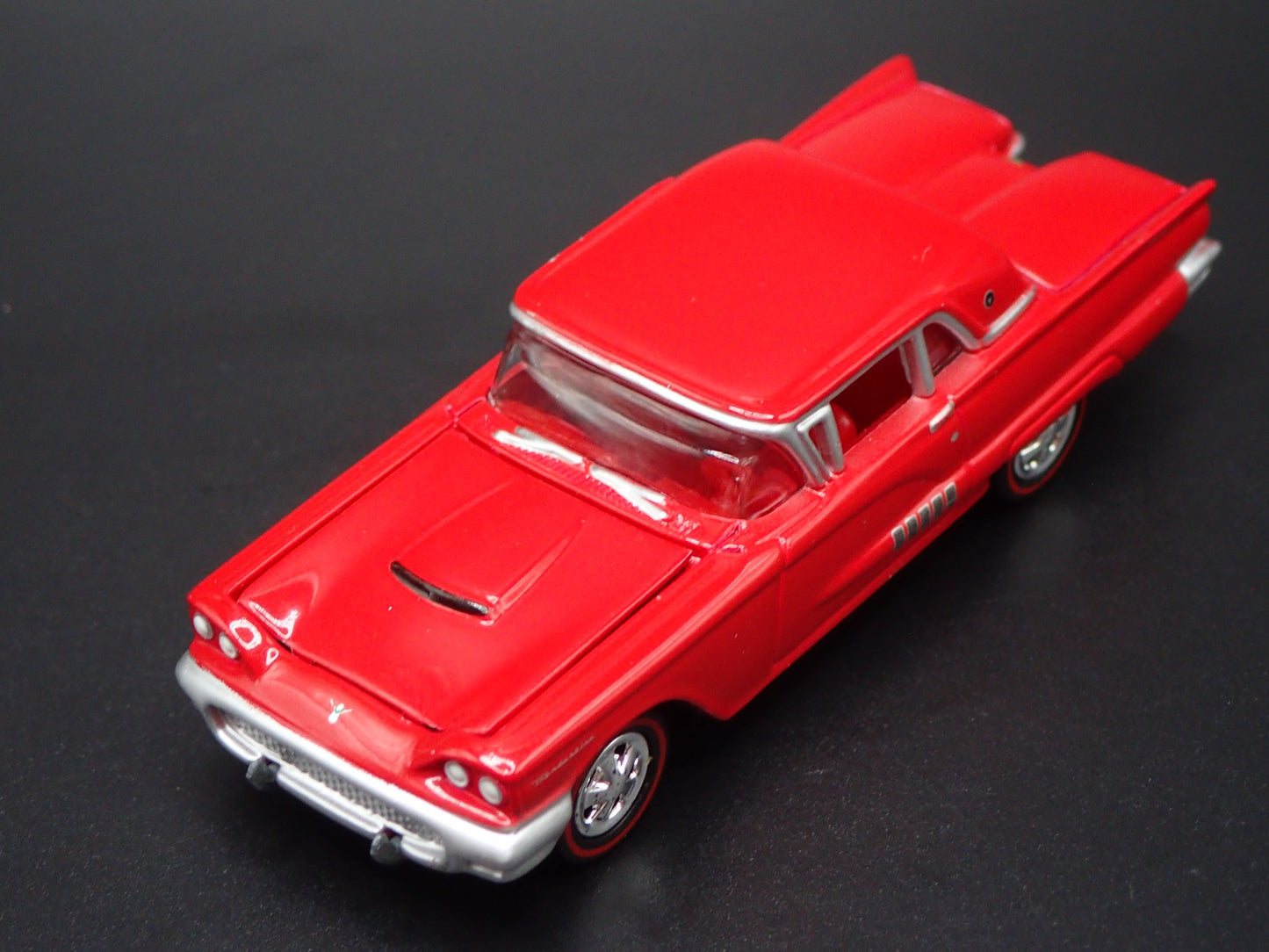1958 58 FORD THUNDERBIRD TBIRD 1:64 SCALE COLLECTIBLE DIORAMA DIECAST MODEL CAR