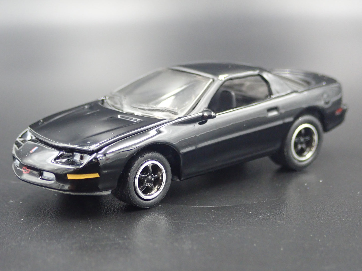1996 96 CHEVY CHEVROLET CAMARO Z28 BLACK 1:64 SCALE DIORAMA DIECAST MODEL CAR