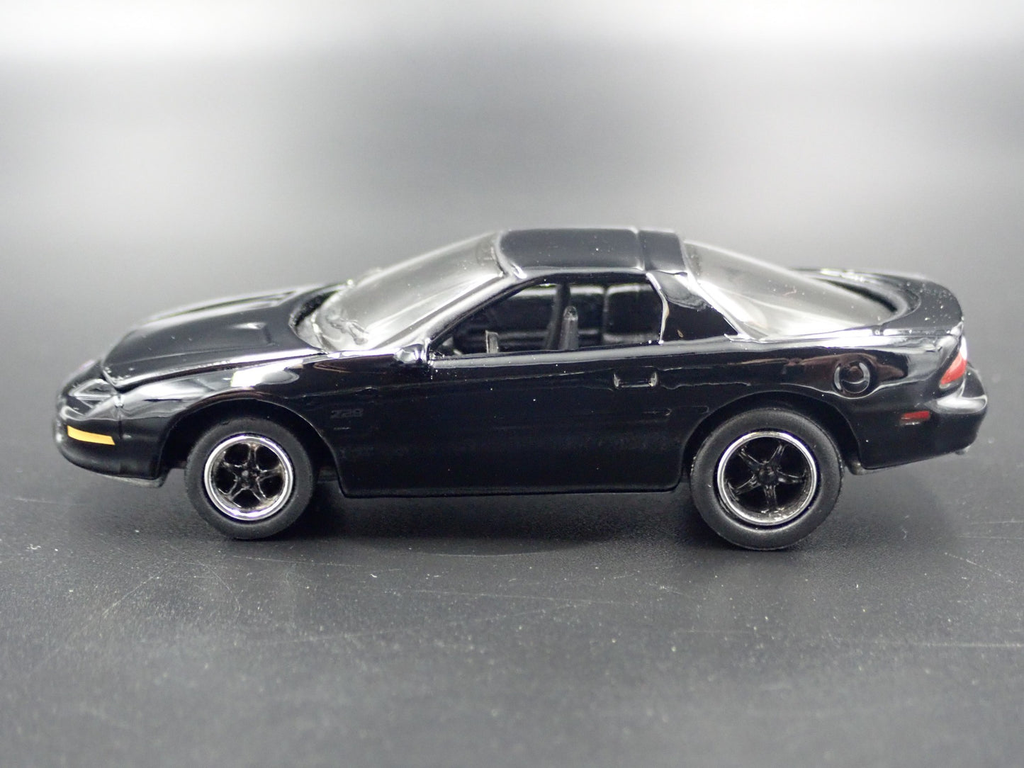 1996 96 CHEVY CHEVROLET CAMARO Z28 BLACK 1:64 SCALE DIORAMA DIECAST MODEL CAR