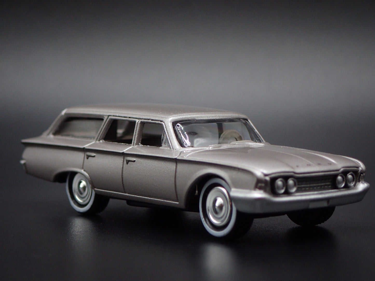 1960 60 FORD COUNTRY SQUIRE STATION WAGON 1:64 SCALE DIORAMA DIECAST MODEL CAR