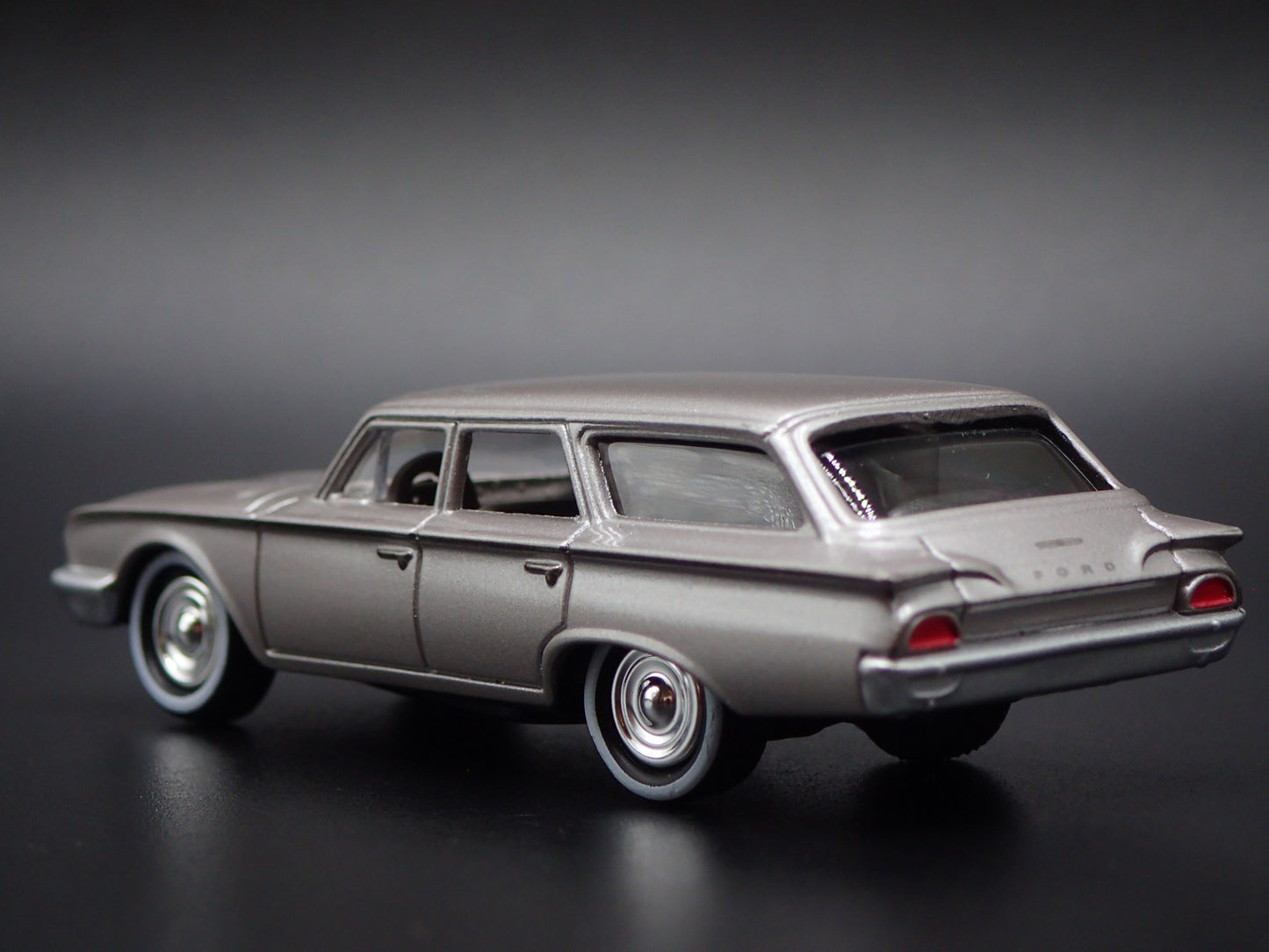 1960 60 FORD COUNTRY SQUIRE STATION WAGON 1:64 SCALE DIORAMA DIECAST MODEL CAR