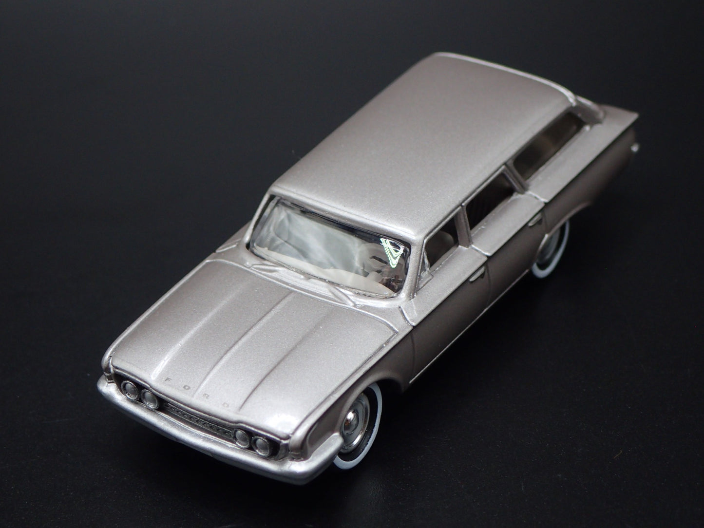 1960 60 FORD COUNTRY SQUIRE STATION WAGON 1:64 SCALE DIORAMA DIECAST MODEL CAR