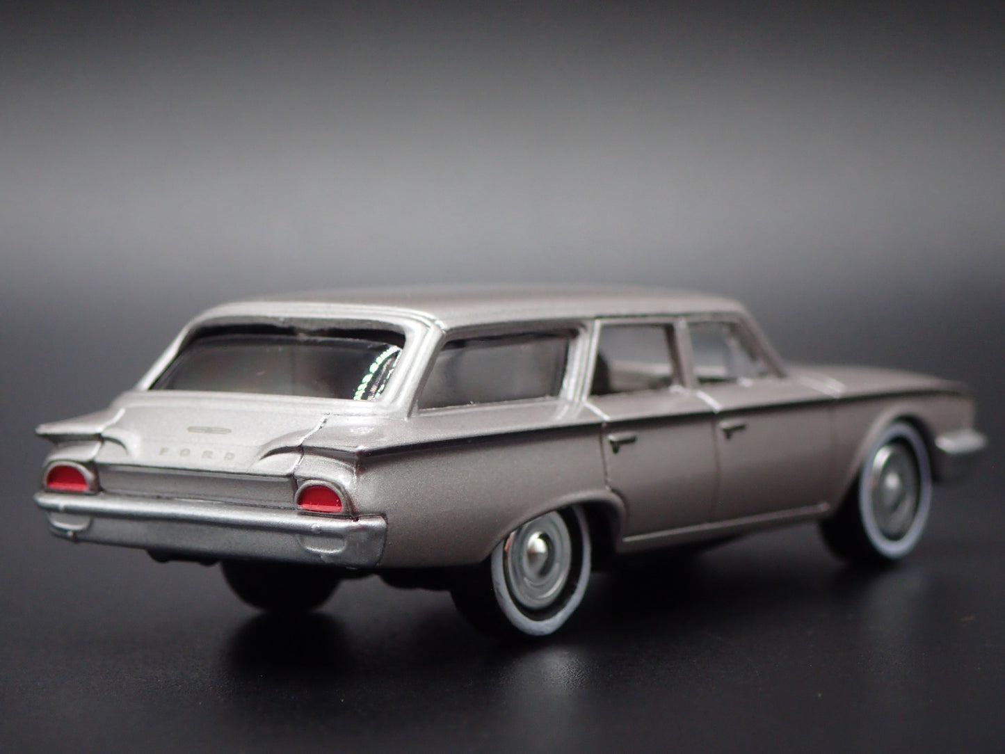1960 60 FORD COUNTRY SQUIRE STATION WAGON 1:64 SCALE DIORAMA DIECAST MODEL CAR