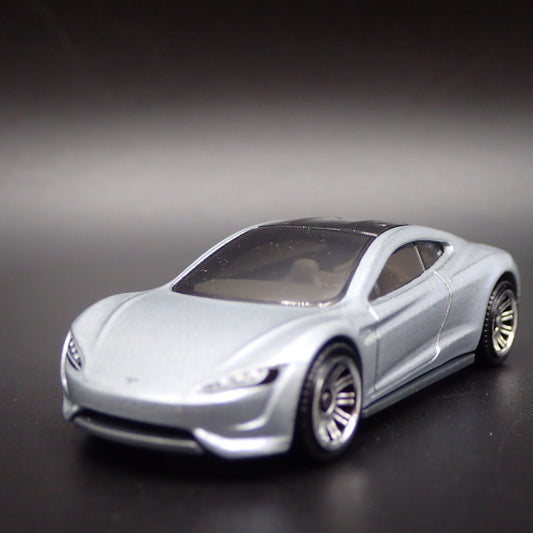 2023 23 TESLA ROADSTER RARE 1:64 SCALE COLLECTIBLE DIORAMA DIECAST MODEL CAR