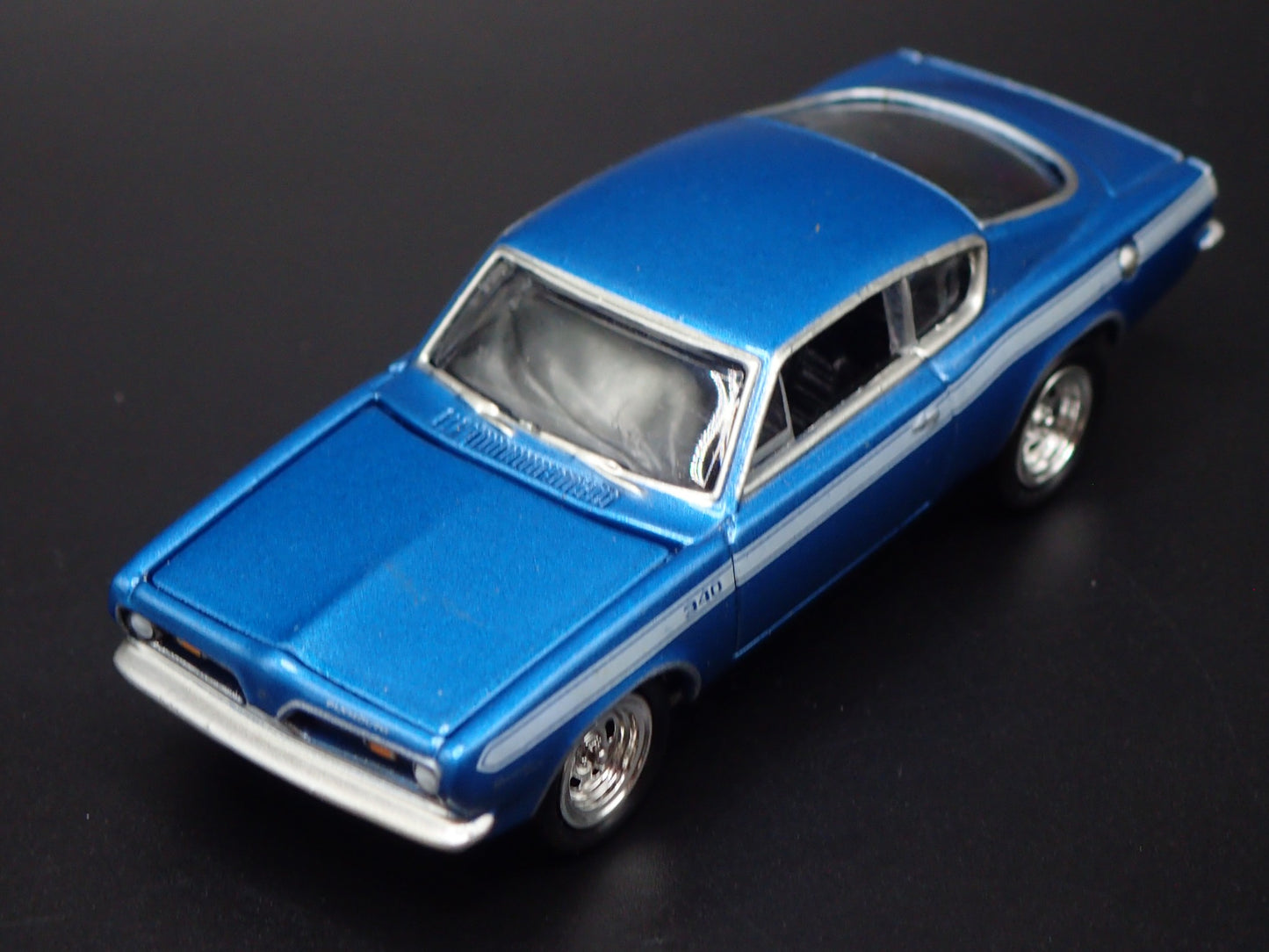 1969 69 PLYMOUTH BARRACUDA FASTBACK BLUE 1:64 SCALE DIORAMA DIECAST MODEL CAR